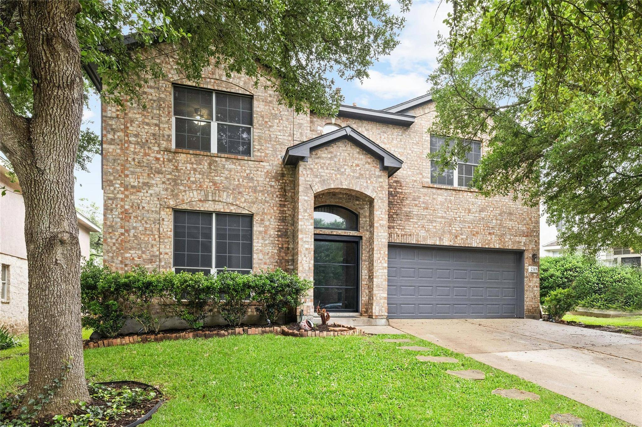 2315 Arnie LN, Round Rock, TX 78664