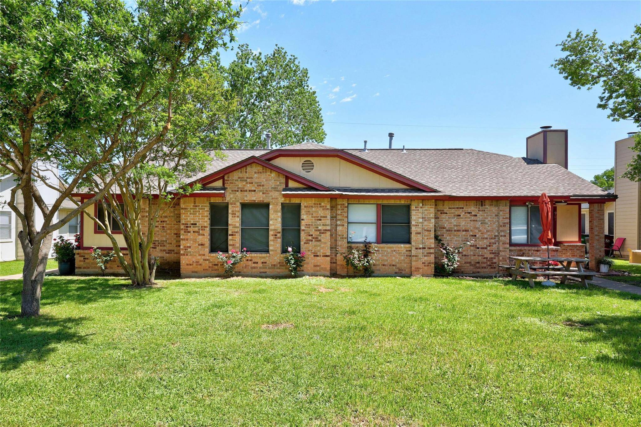 905 & 907 Hyridge ST, Round Rock, TX 78664