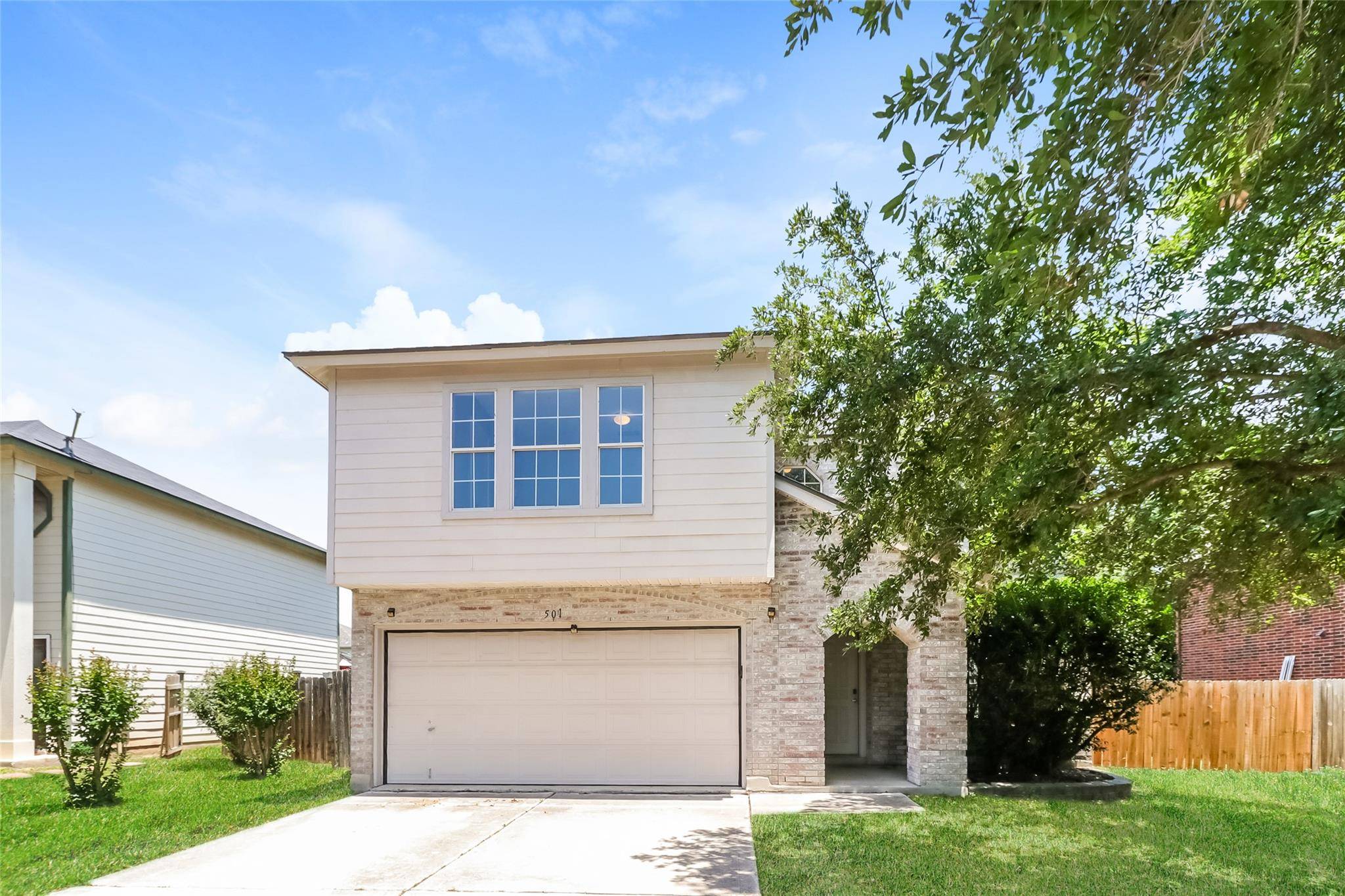 501 Thicket LN, Kyle, TX 78640