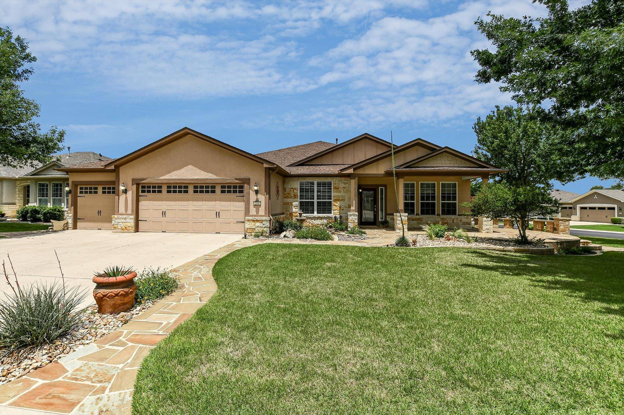 214 Yellow Rose TRL SE, Georgetown, TX 78633