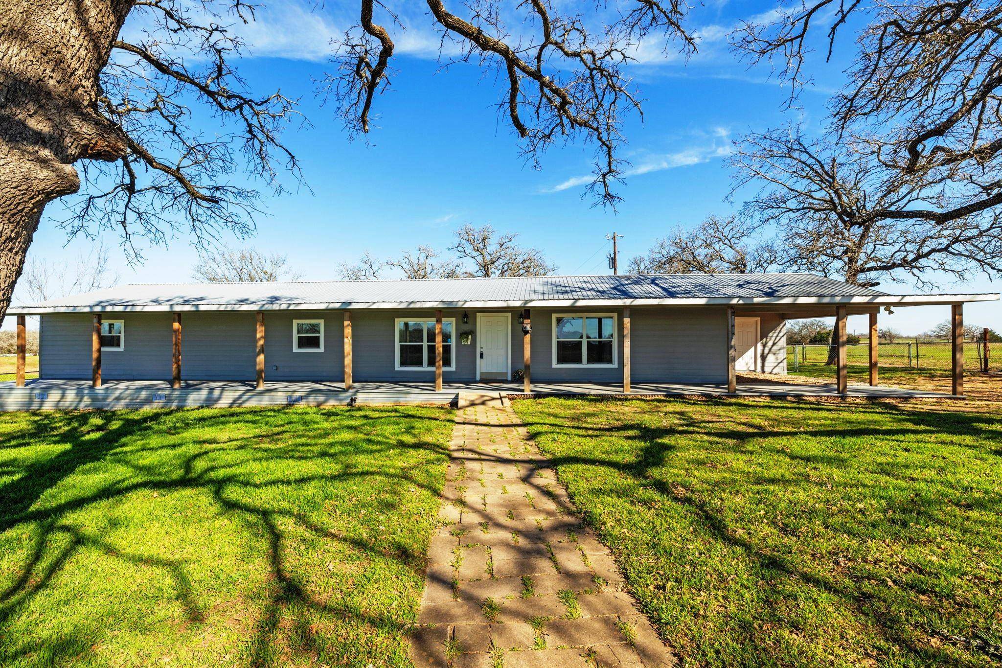 4604 W Fm 696, Lexington, TX 78947