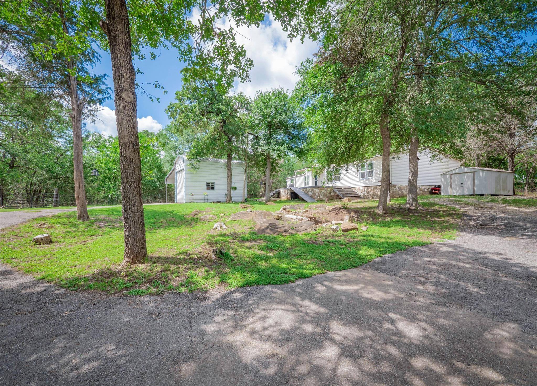 105 Alum Creek DR, Cedar Creek, TX 78612