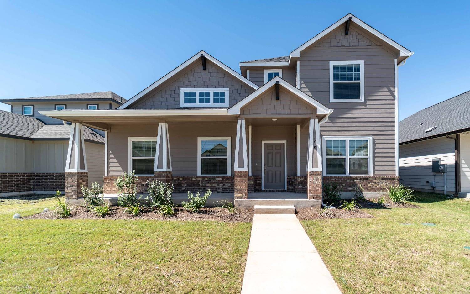 310 Ravens Crest DR, Hutto, TX 78634