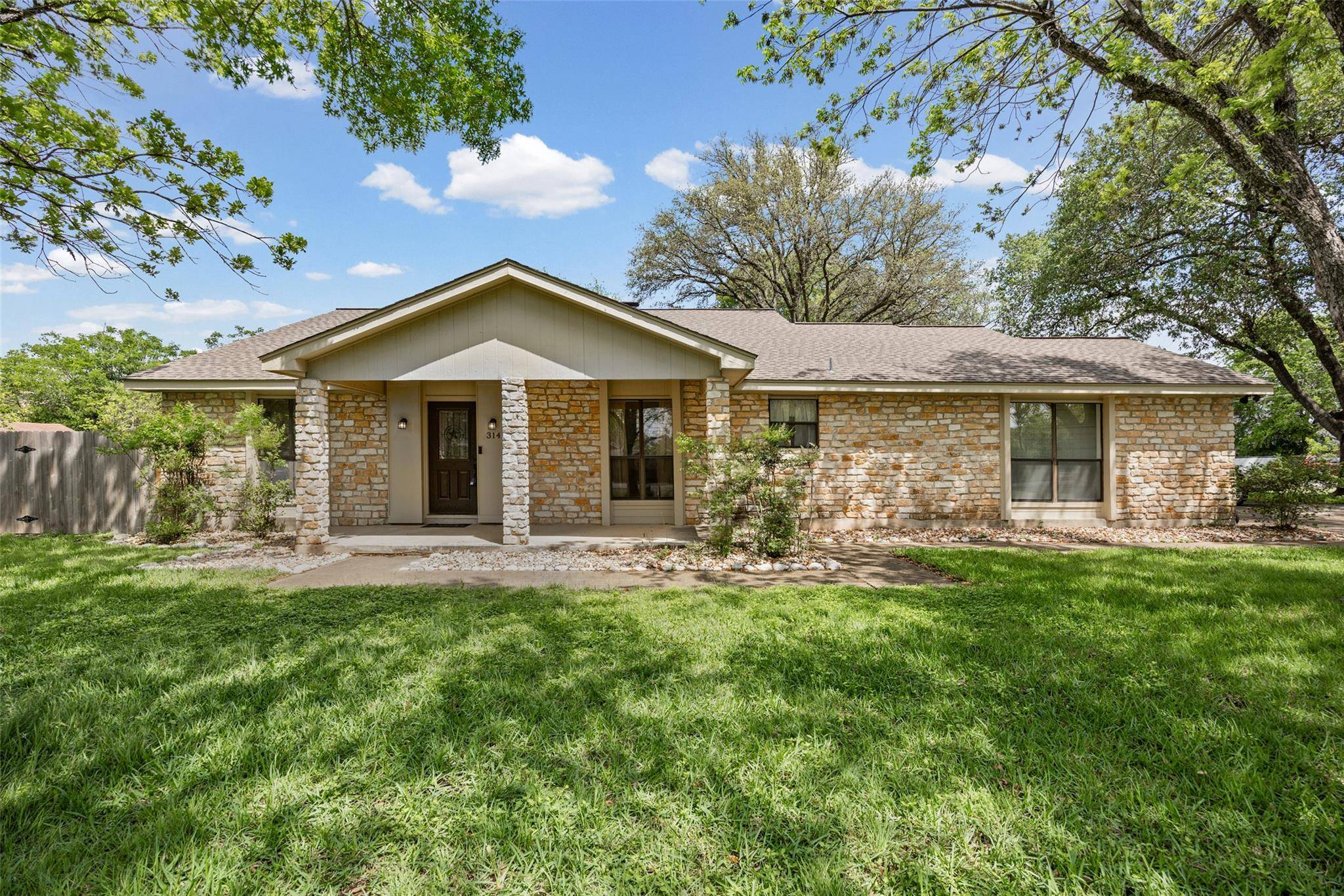314 Willet DR, Buda, TX 78610