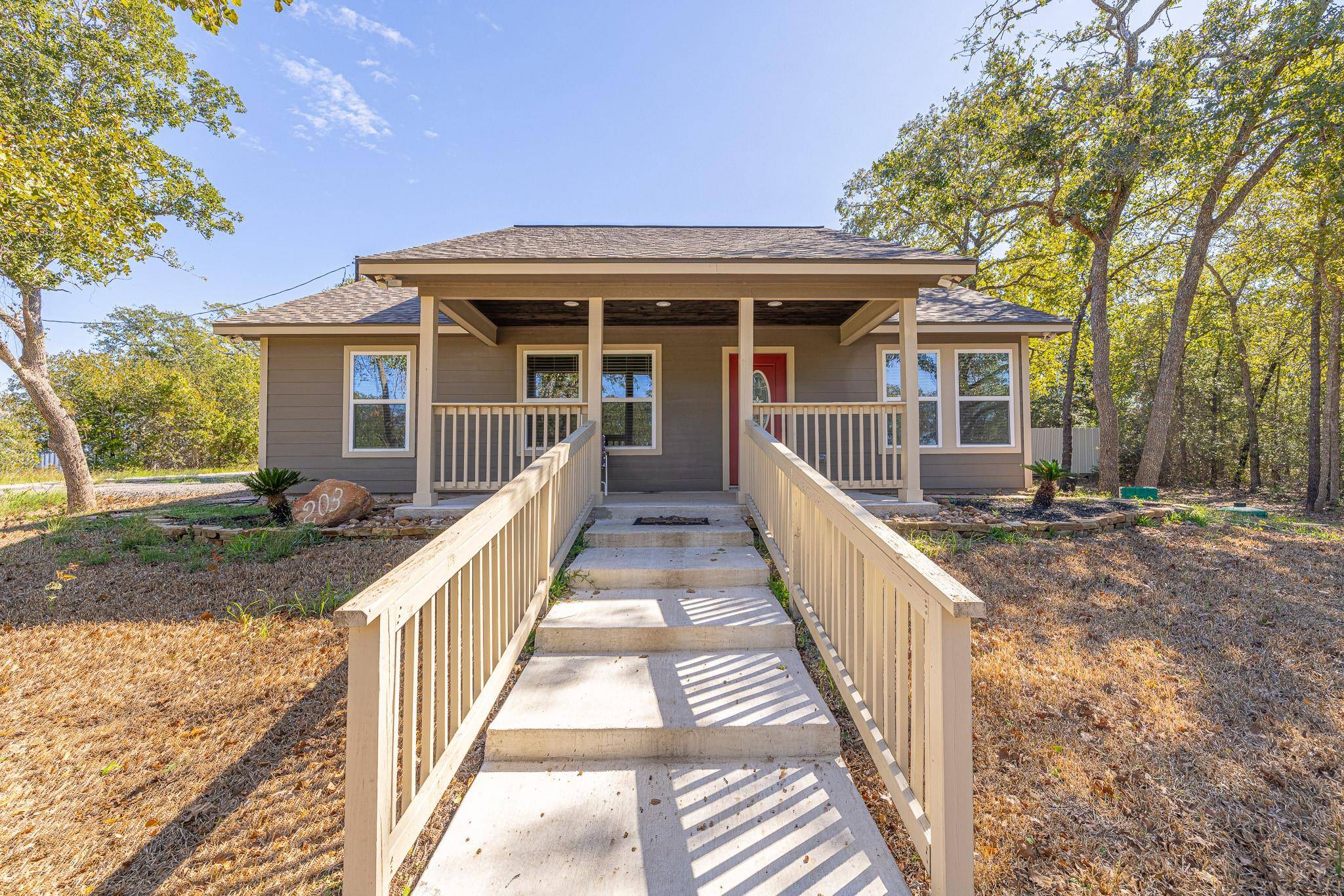 203 Bee ST, Somerville, TX 77879