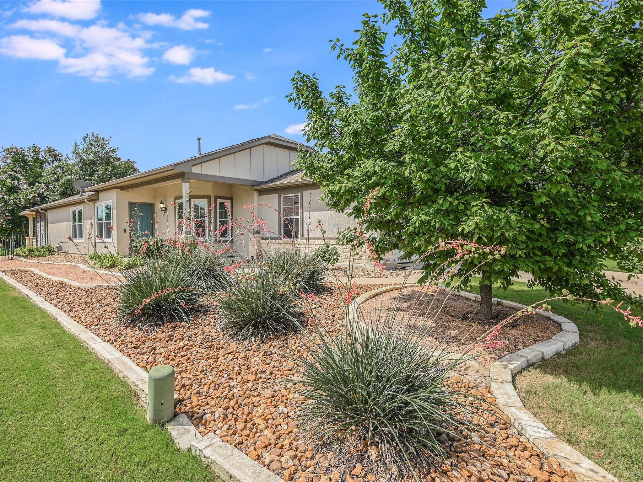 207 Salt Creek LN, Georgetown, TX 78633