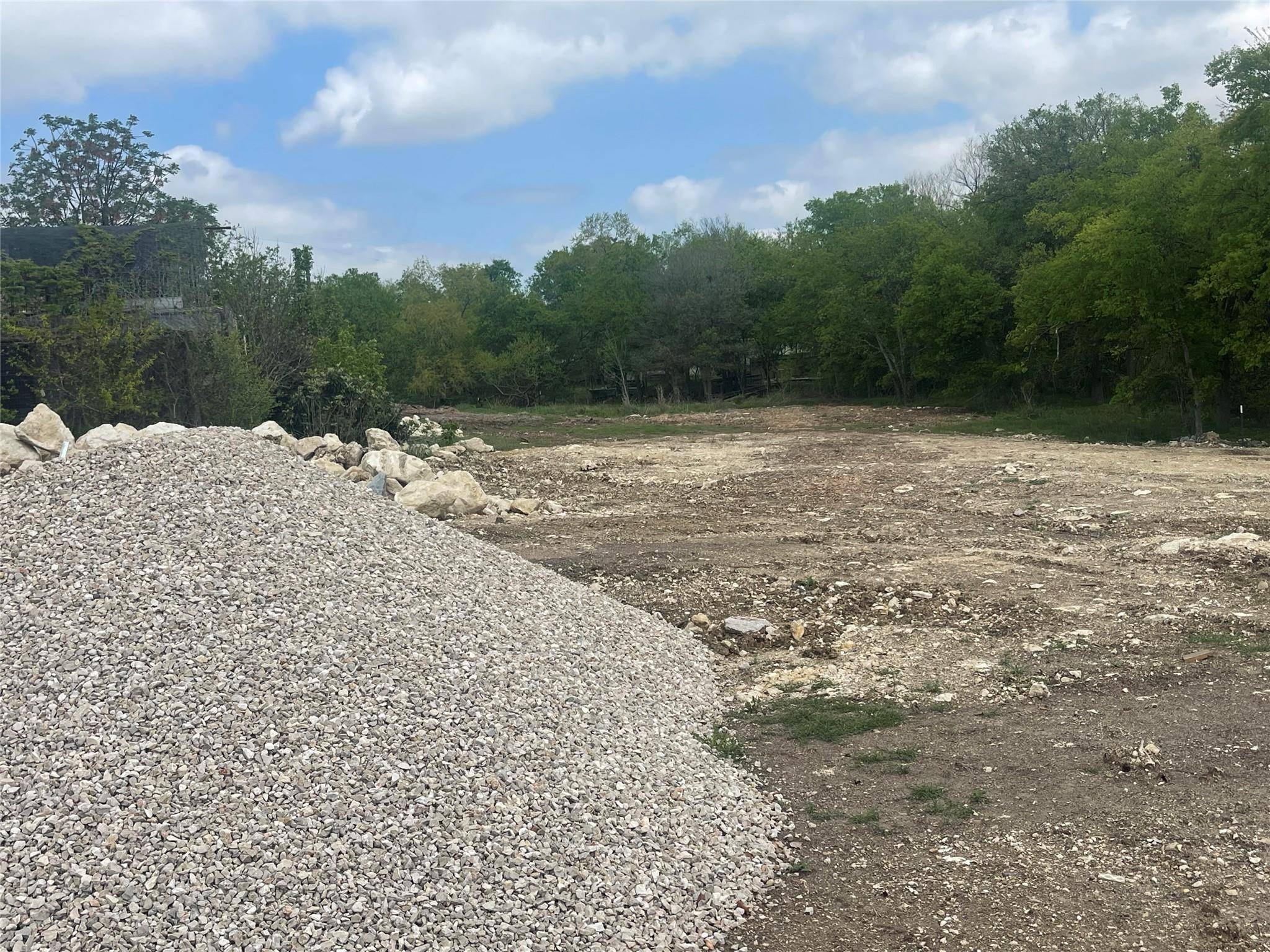 116 Circle DR, Buda, TX 78610