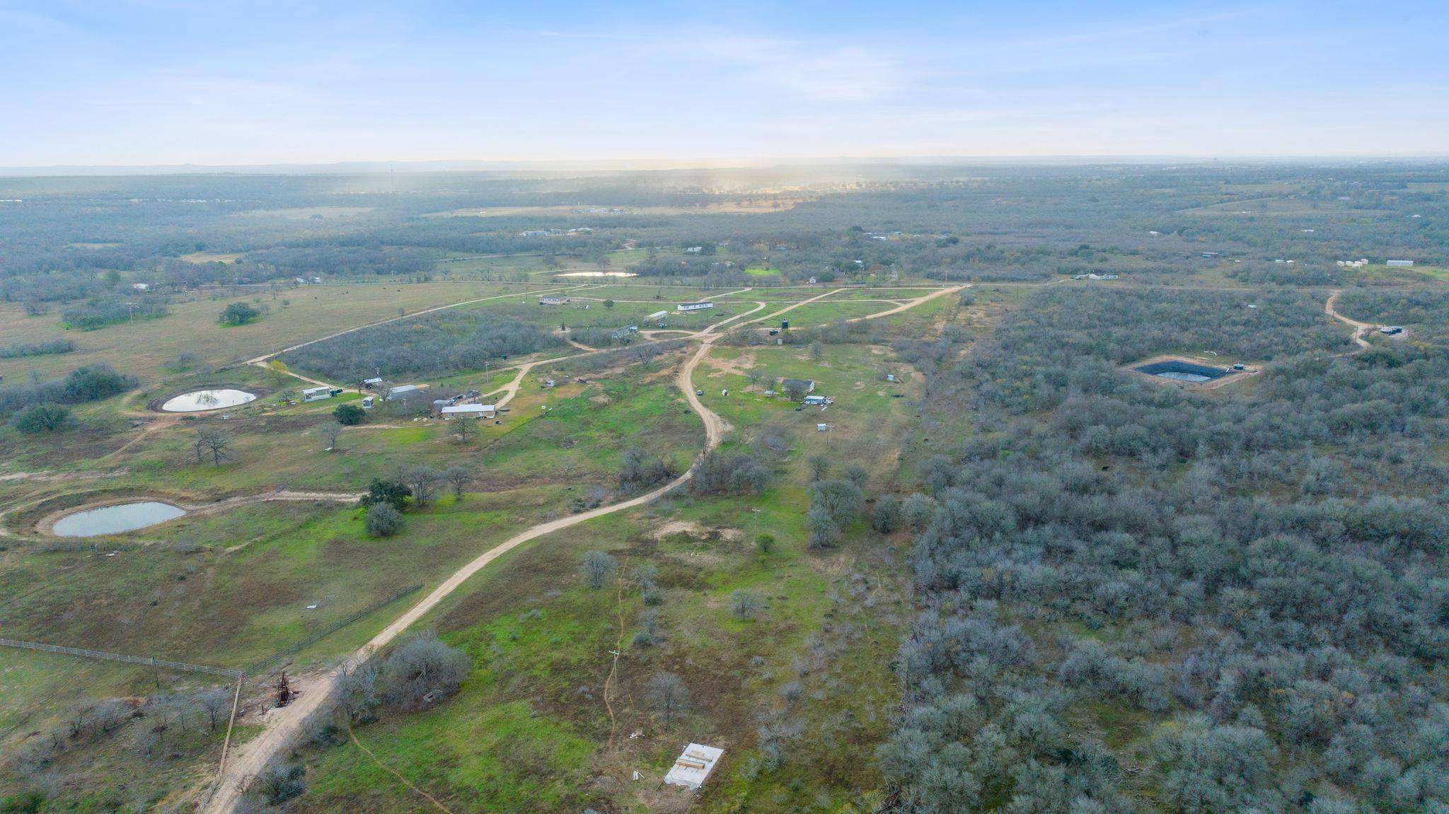3466 Fm 671, Luling, TX 78648
