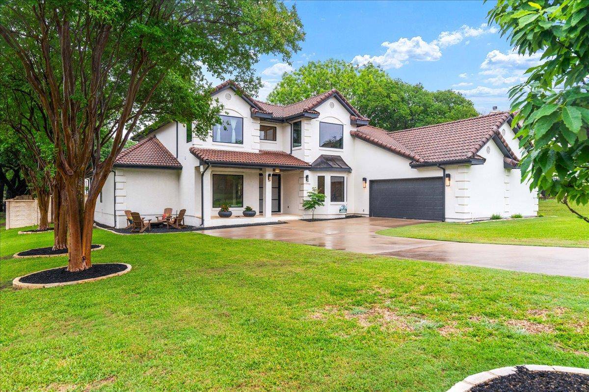 28 Lost Meadow TRL, The Hills, TX 78738