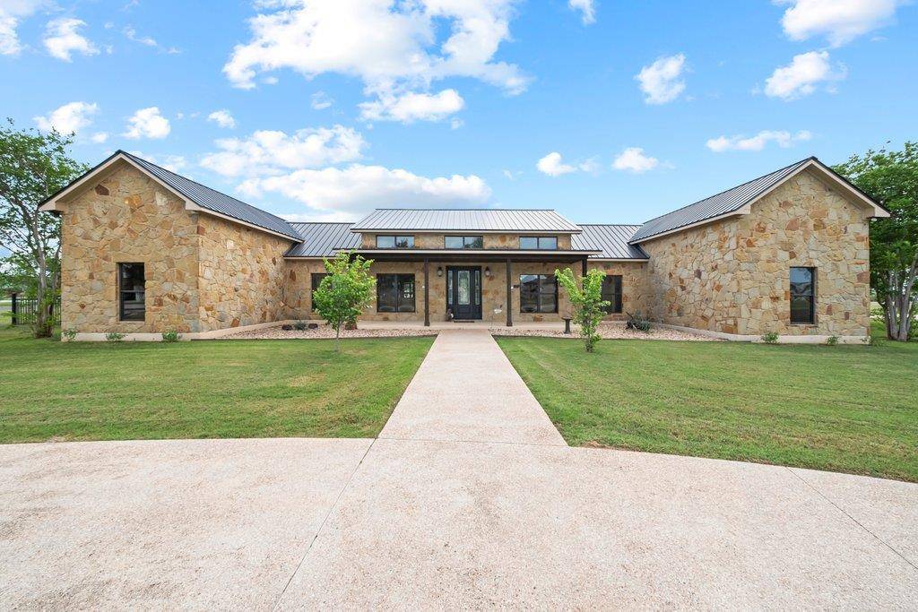 115 Lakeside CV, Martindale, TX 78655