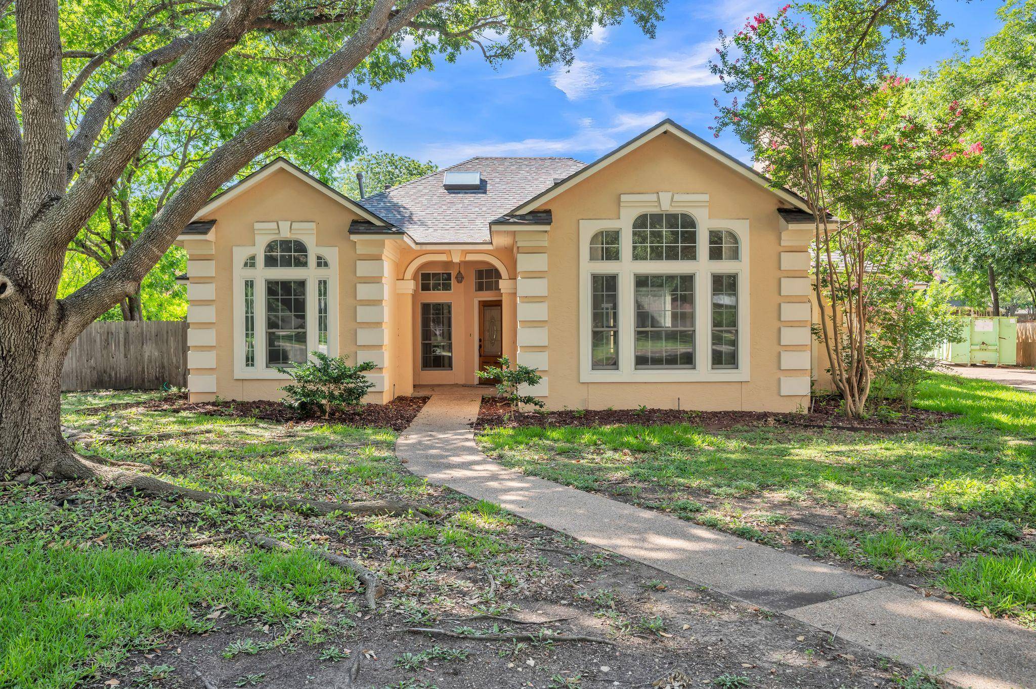 7 Hillway DR, Round Rock, TX 78664
