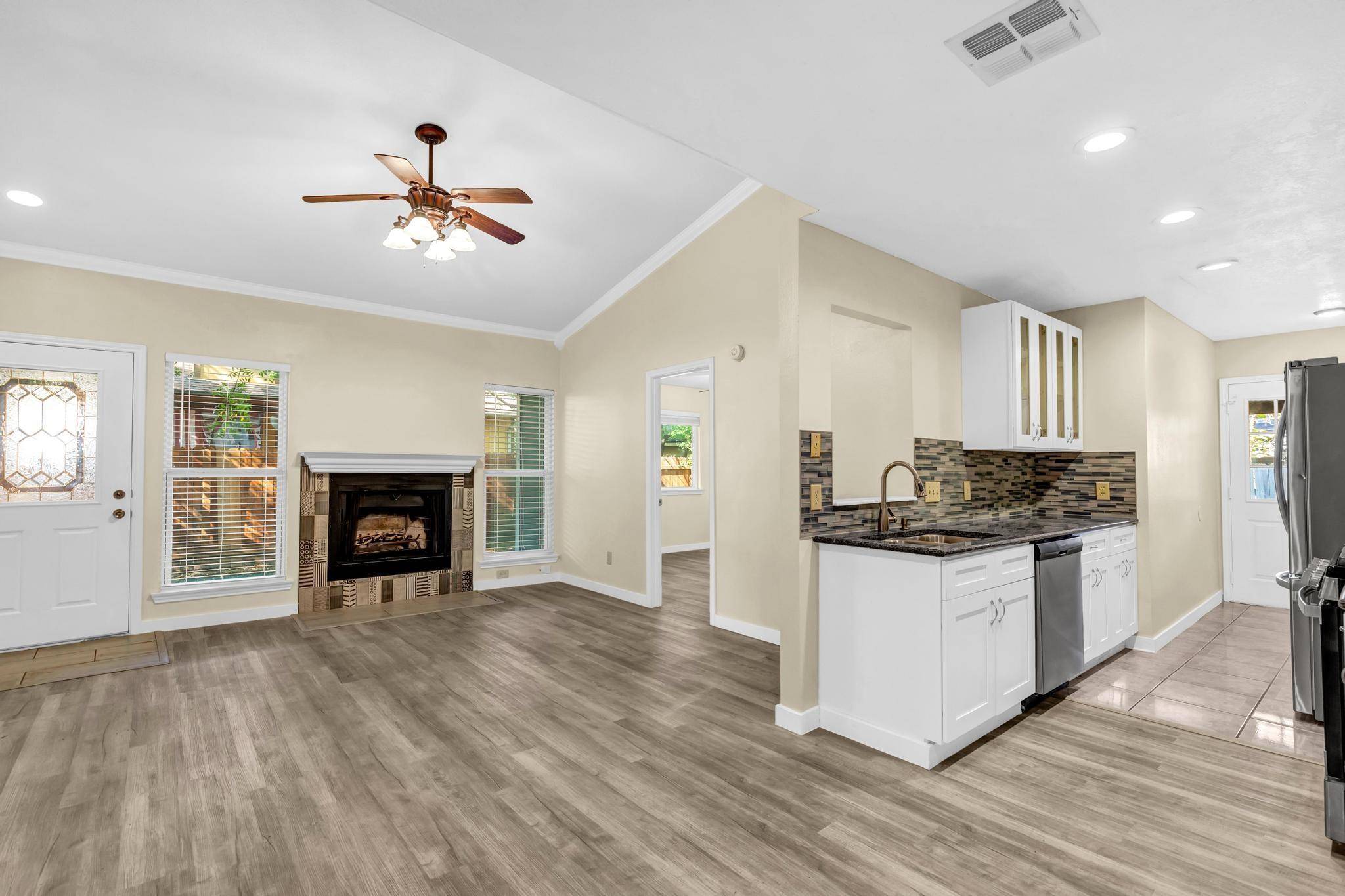 702 Peterson ST, Round Rock, TX 78664