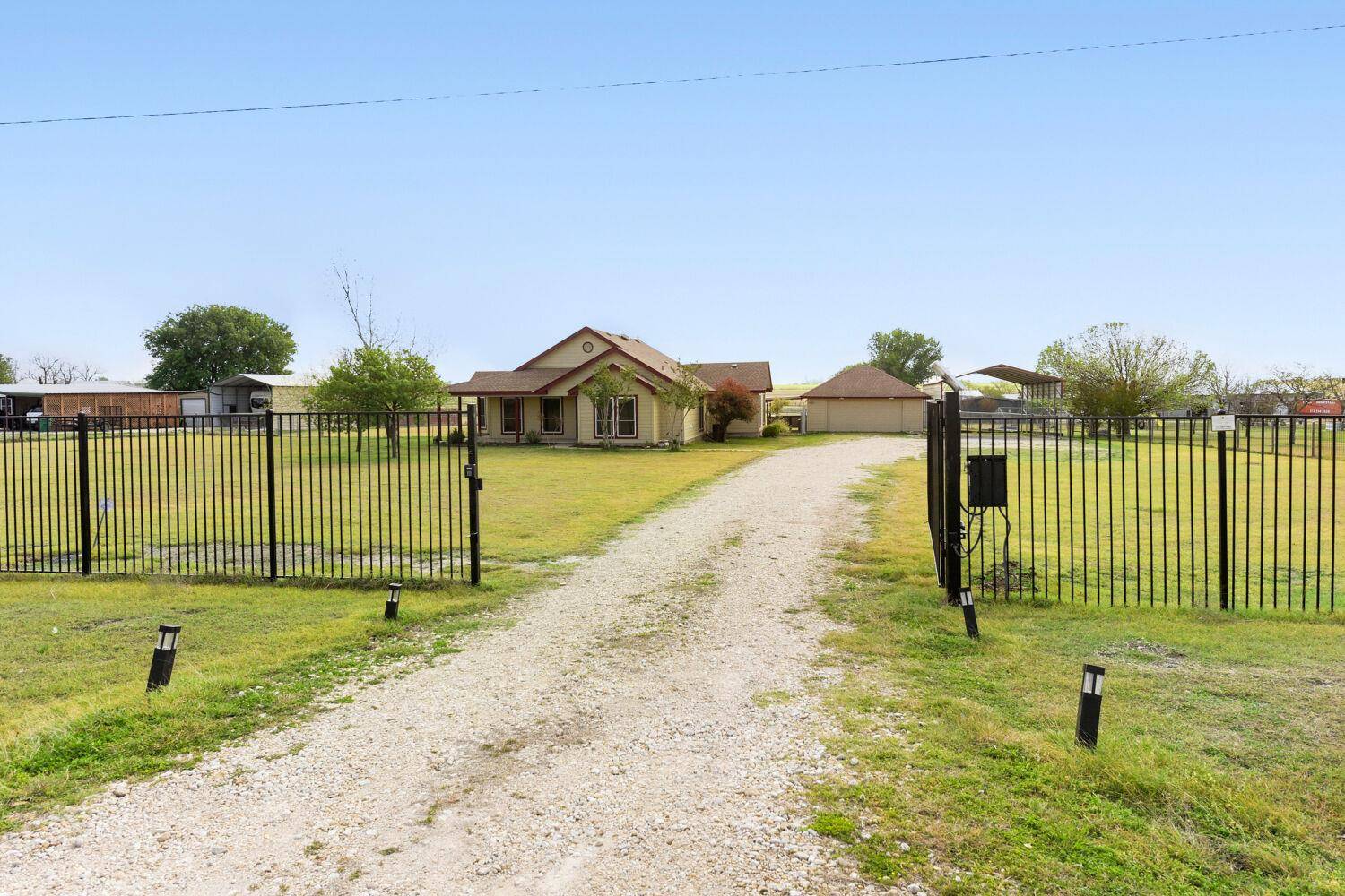 2601 Windy Ridge RD, Taylor, TX 76574