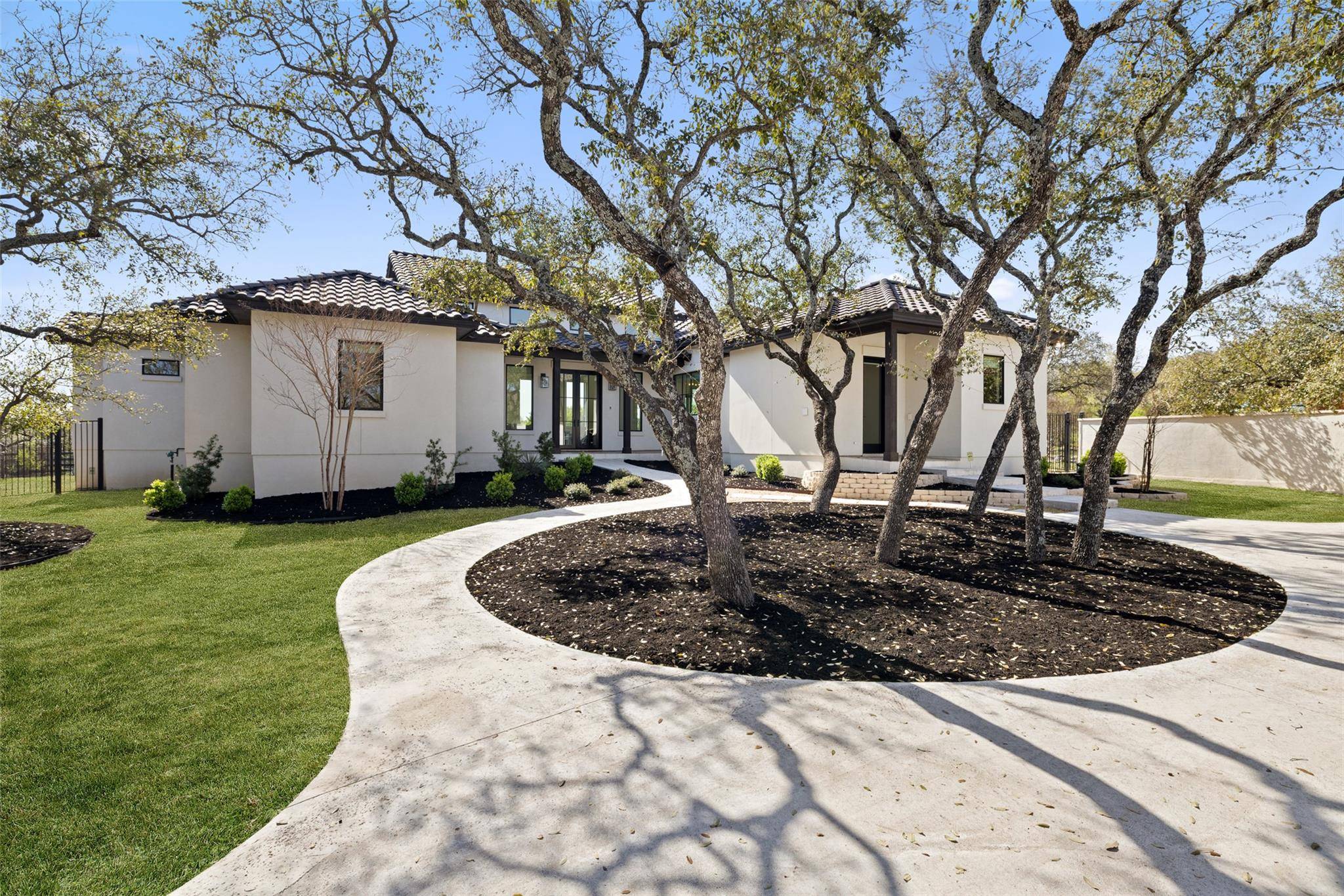 26011 Masters PKWY, Spicewood, TX 78669