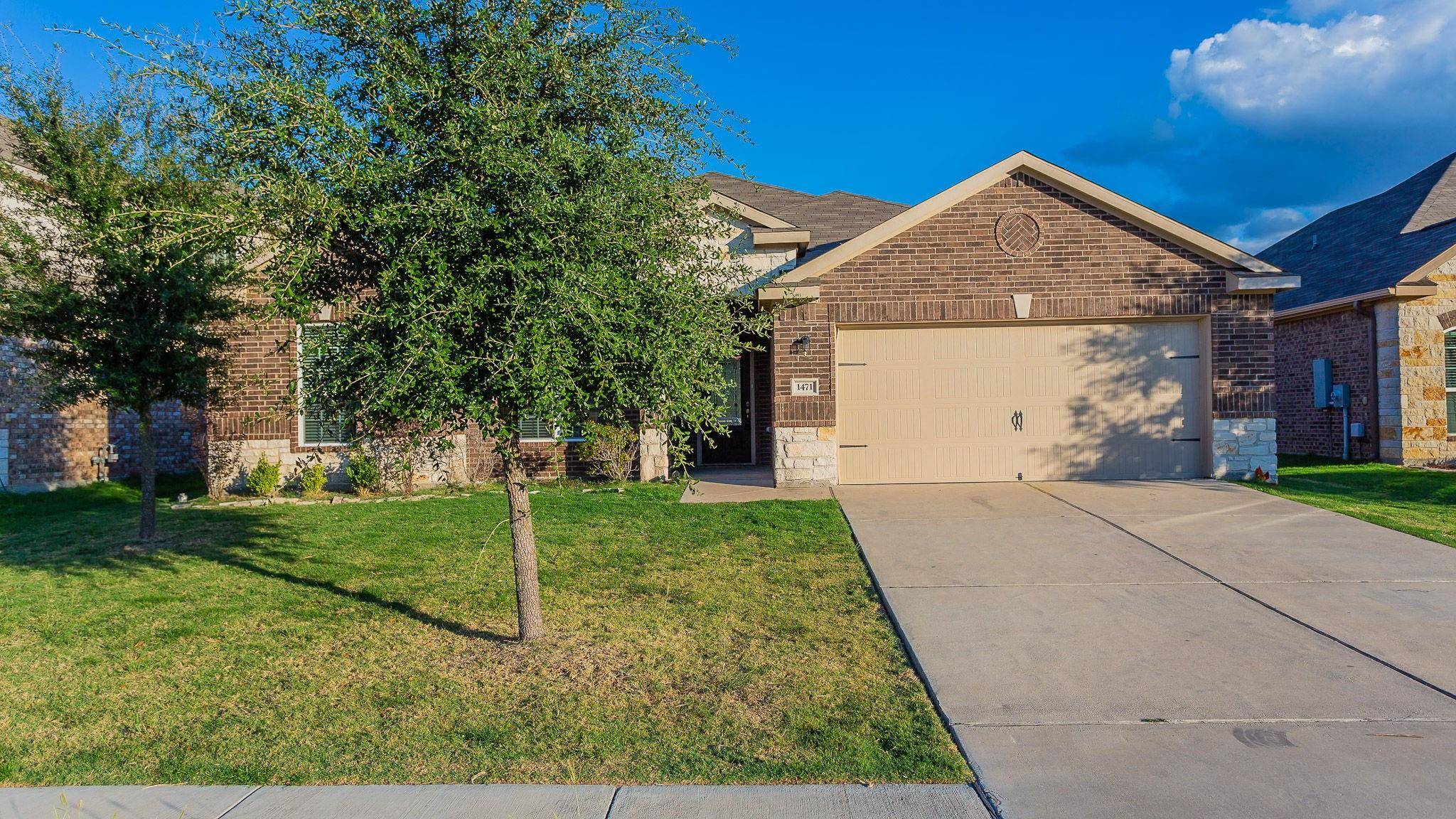 1471 Twin Estates DR, Kyle, TX 78640