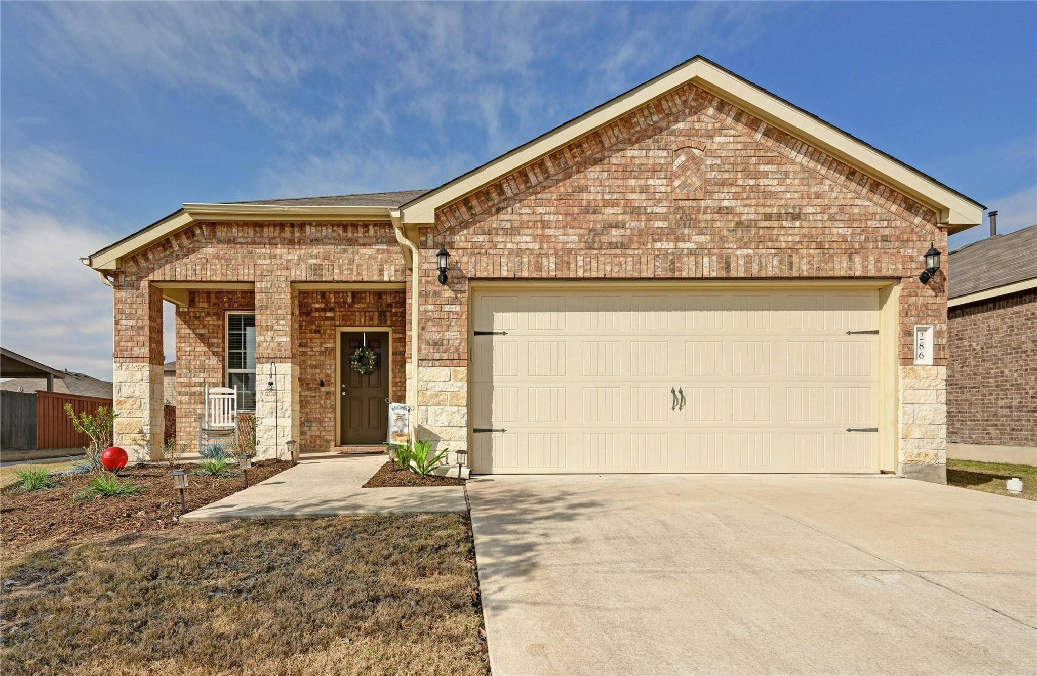 286 Firethorn DR, Buda, TX 78610