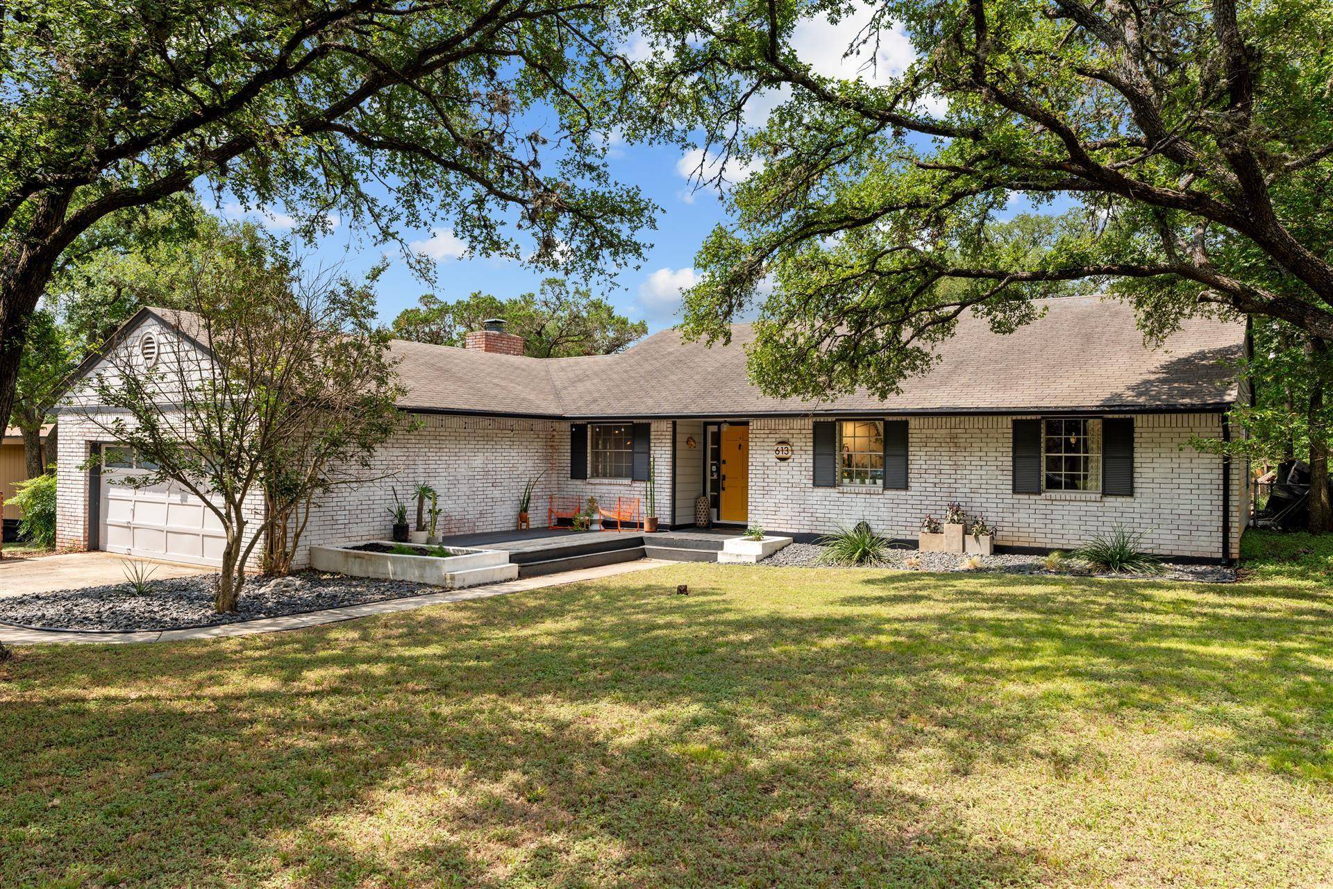 613 N Bishop ST, San Marcos, TX 78666