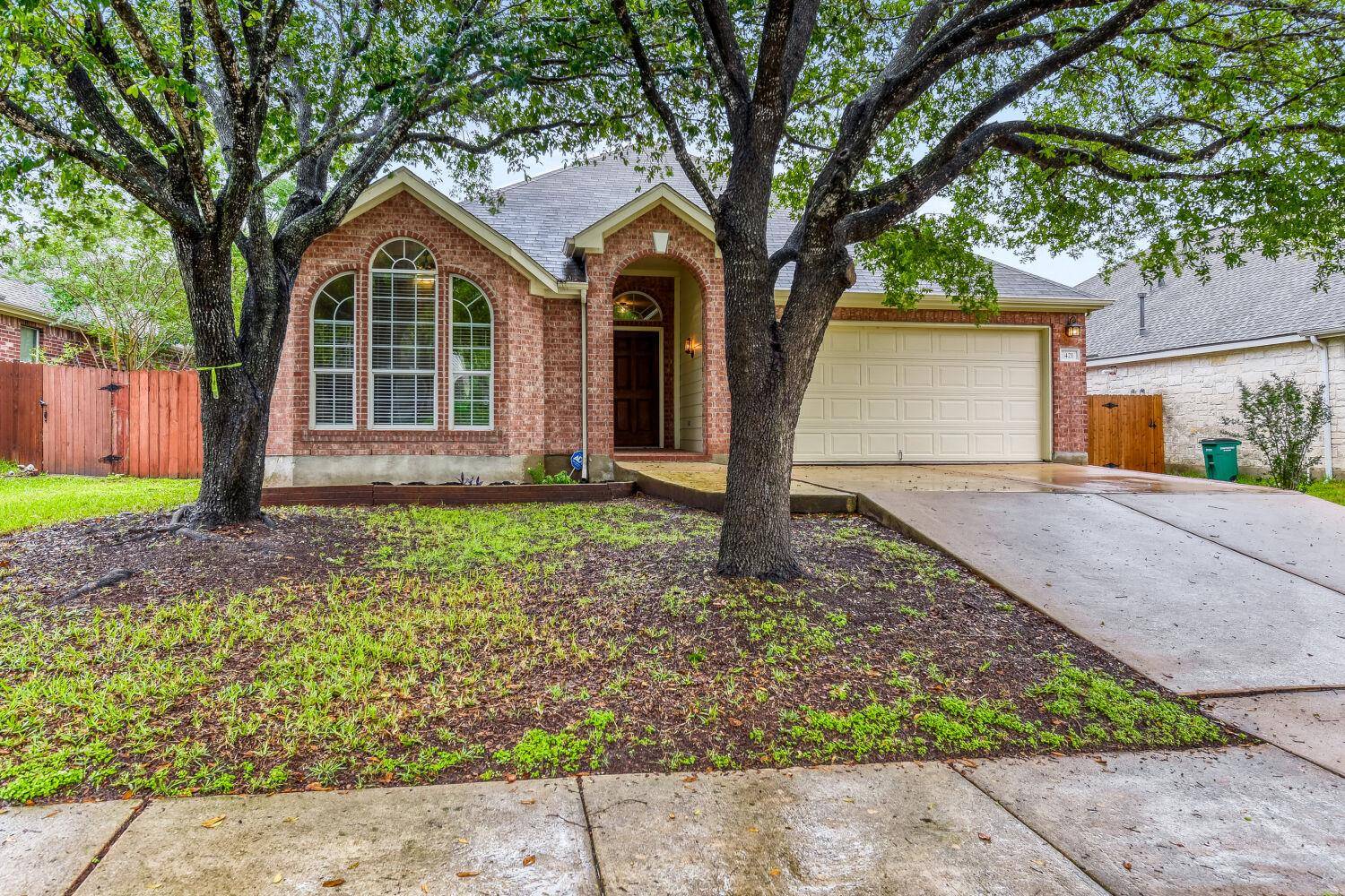 421 Racetrack DR, Austin, TX 78748