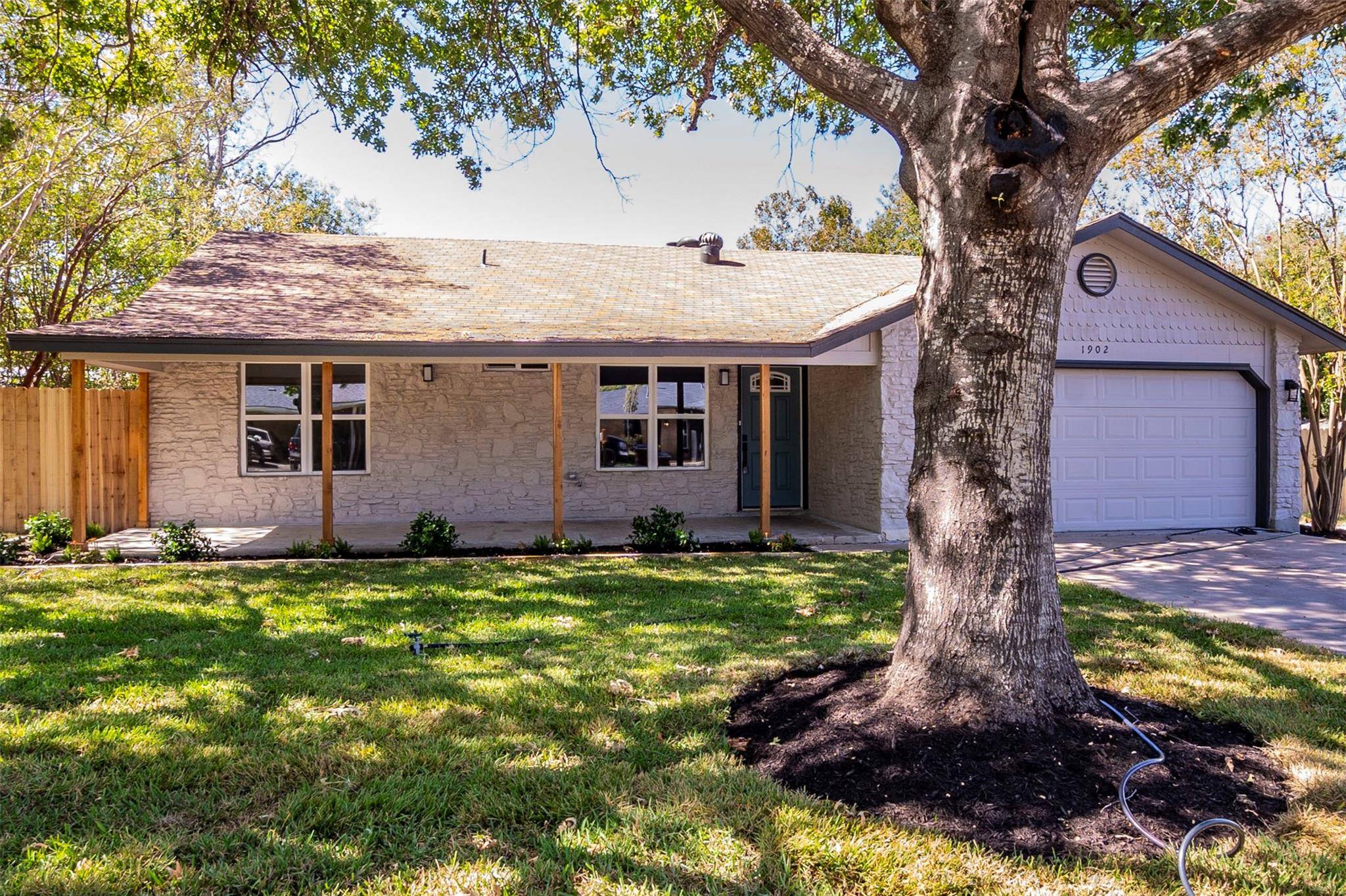 1902 Magnolia DR, Round Rock, TX 78664