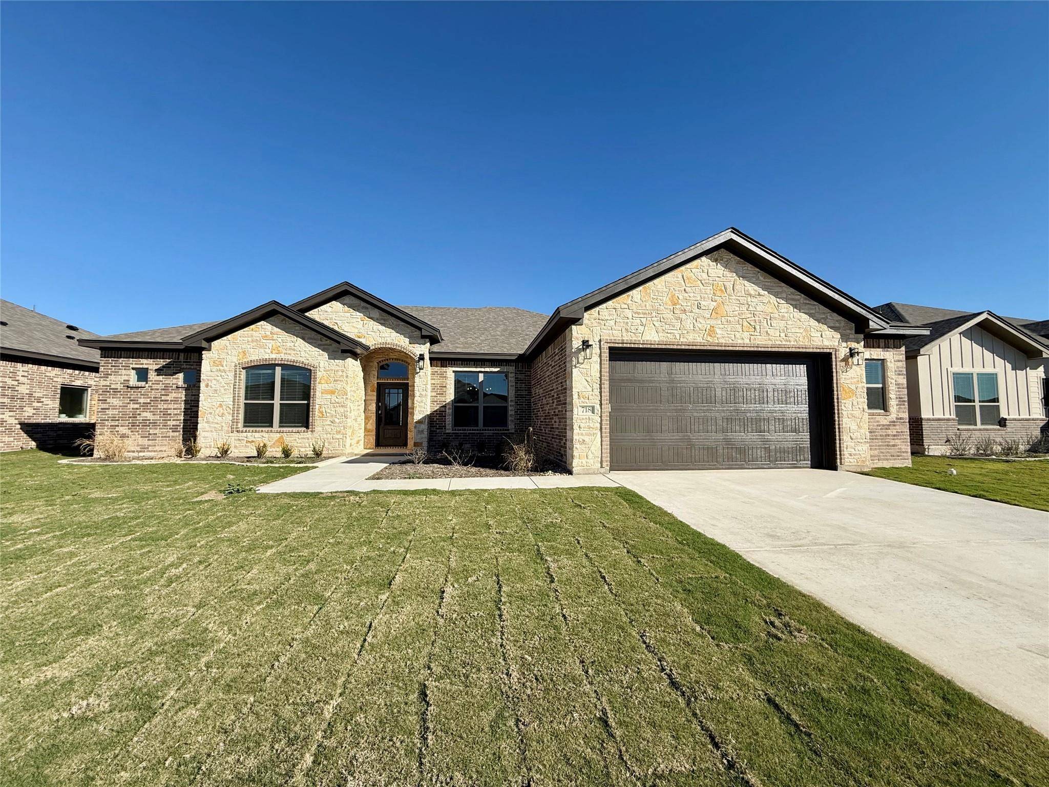 718 Eagle Claw DR, Salado, TX 76571