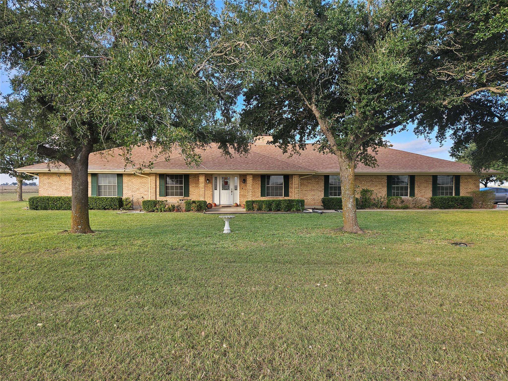 2250 County Road 421, Taylor, TX 76574