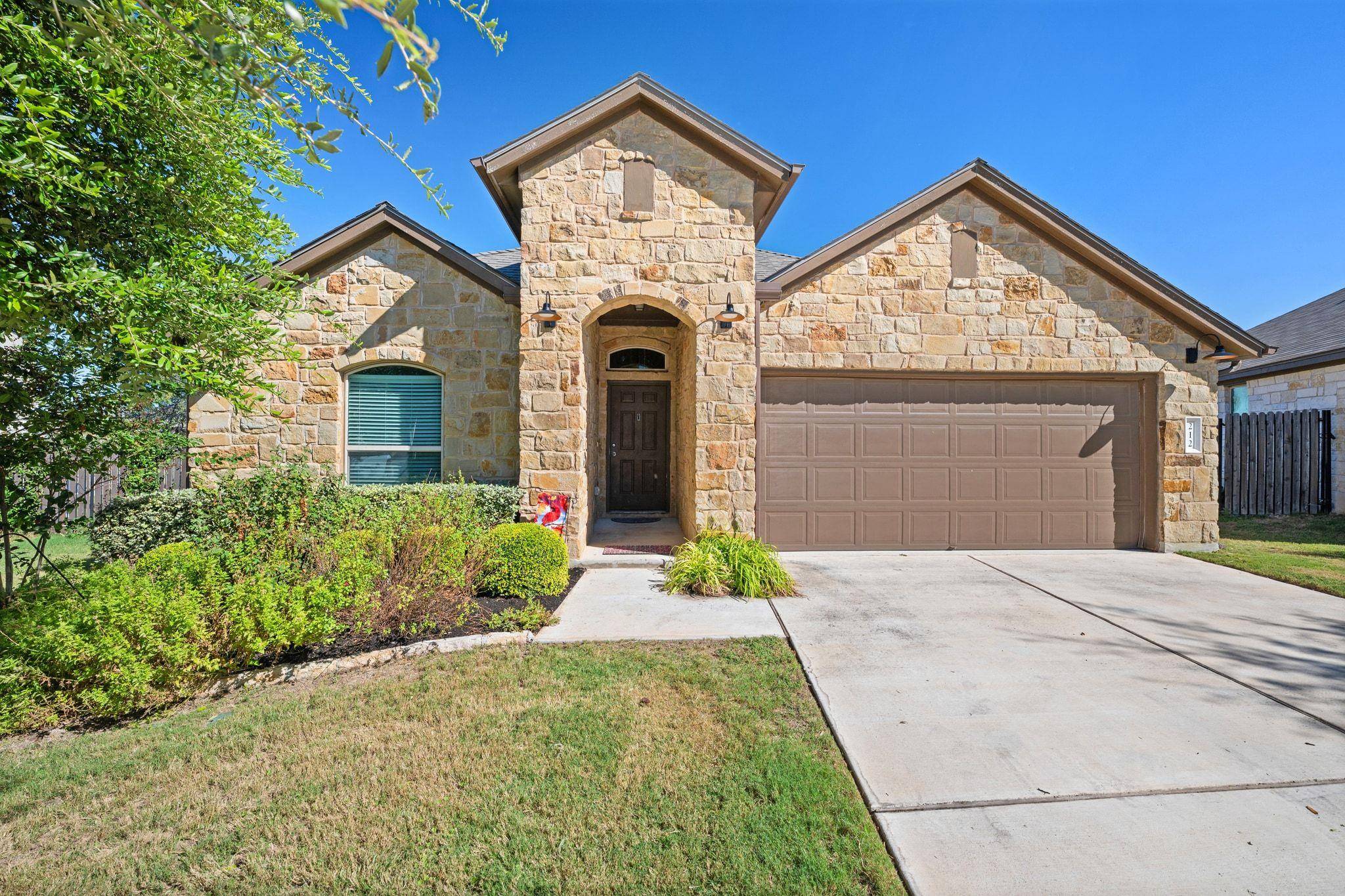 212 Jude CIR, Leander, TX 78641