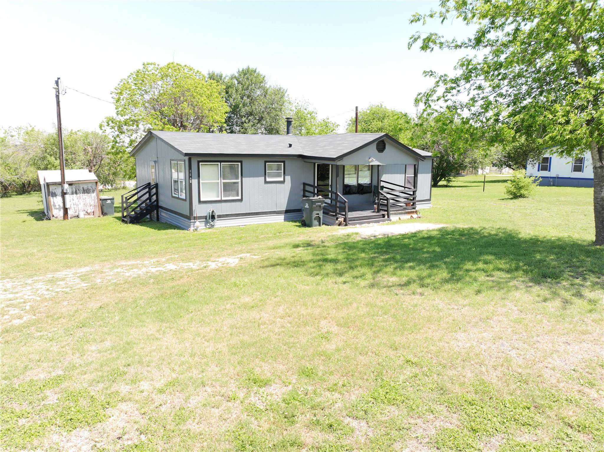 1073 E Fm 150, Kyle, TX 78640