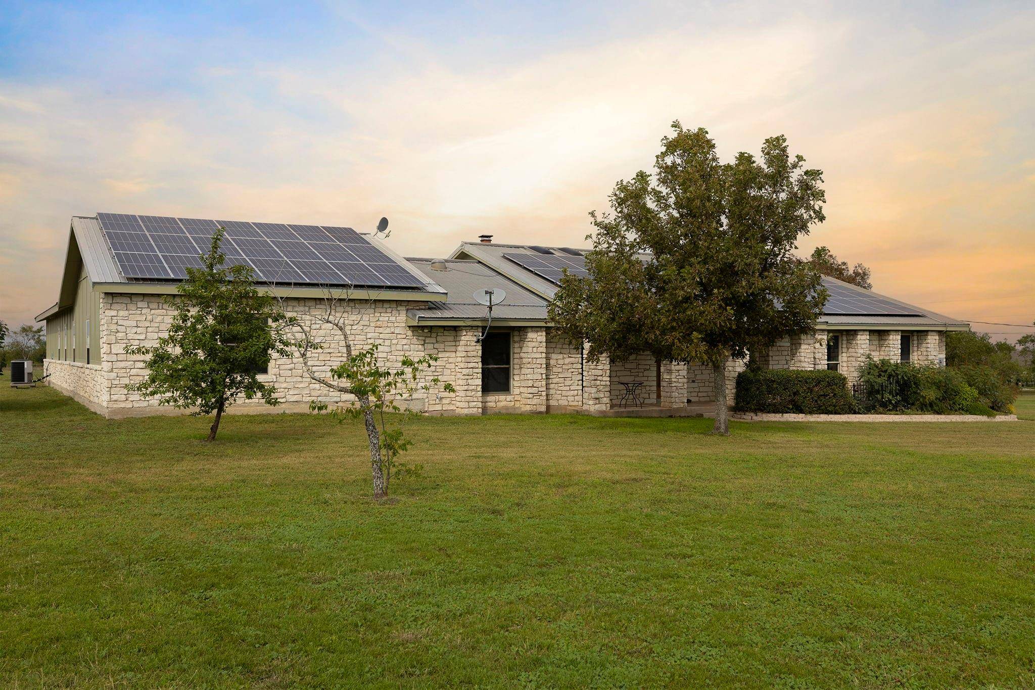 1957 County Road 107, Hutto, TX 78634