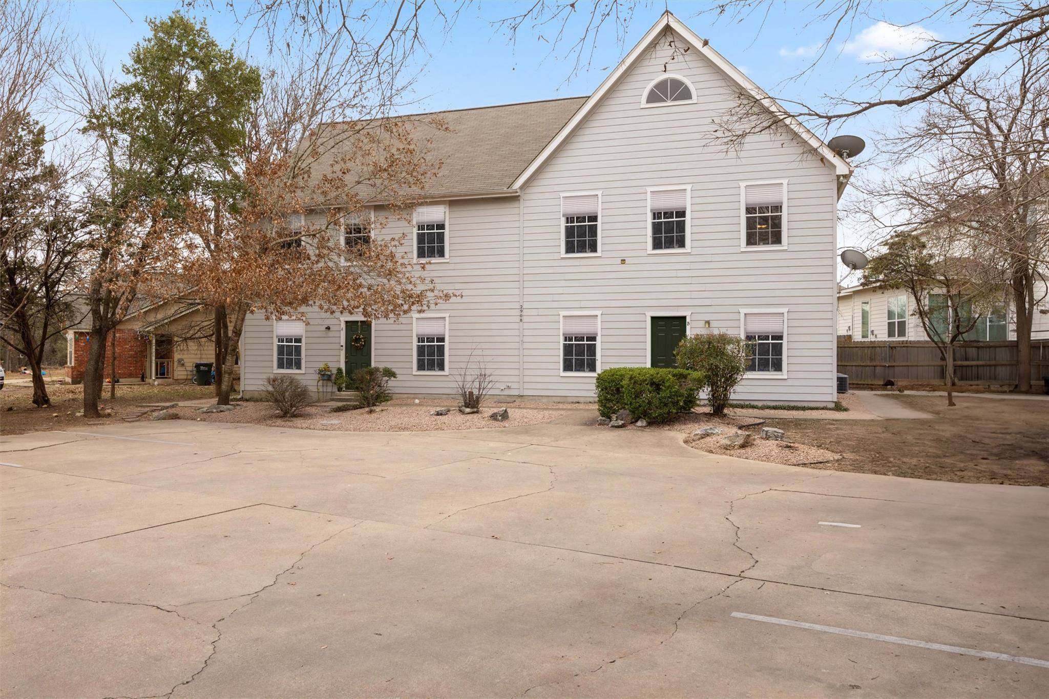 2908 Whisper Oaks LN, Georgetown, TX 78628