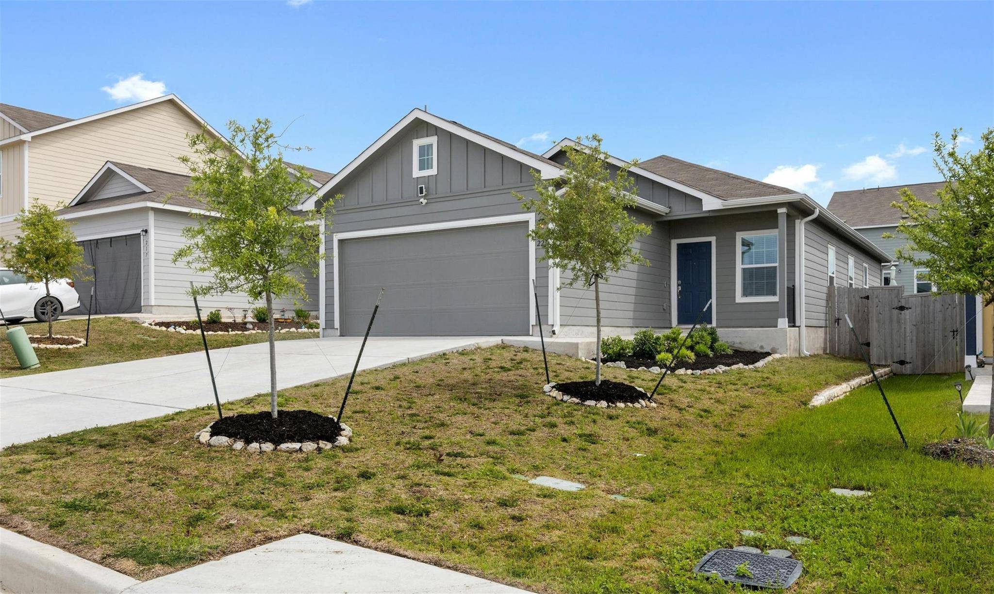 221 Barbary Coast LN, Jarrell, TX 76537