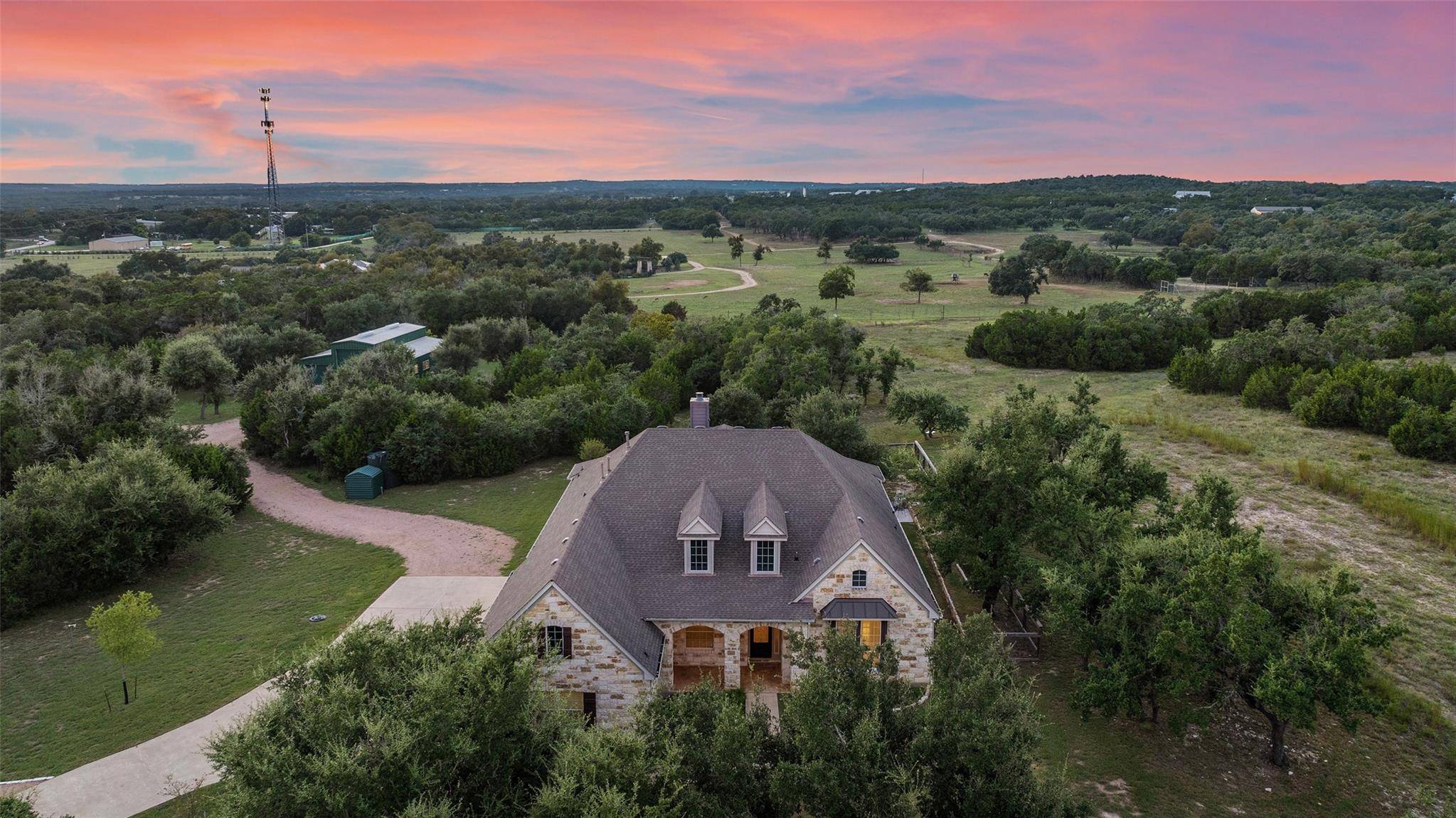 265 Quinn DR, Dripping Springs, TX 78620