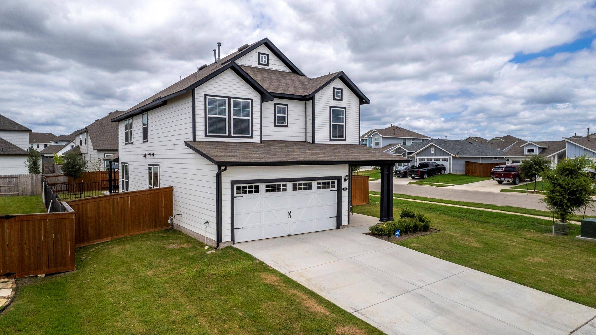 108 Lyndon DR, San Marcos, TX 78666
