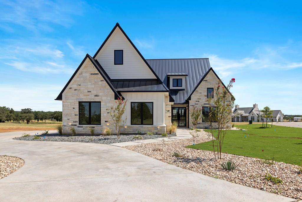 101 Baurenhof CT, Fredericksburg, TX 78624