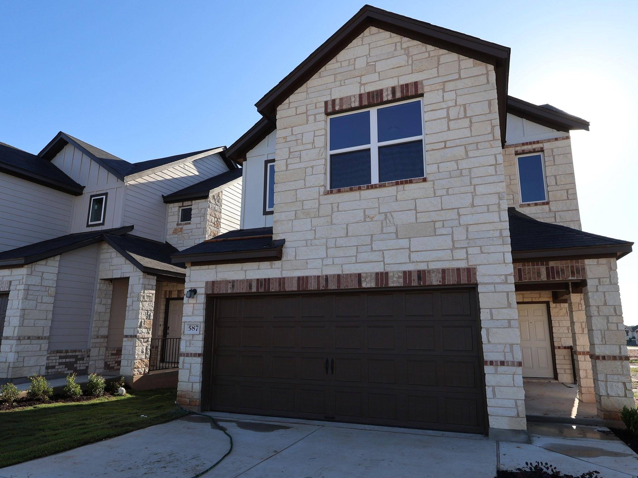 587 Bishop Wood RD, Dripping Springs, TX 78620