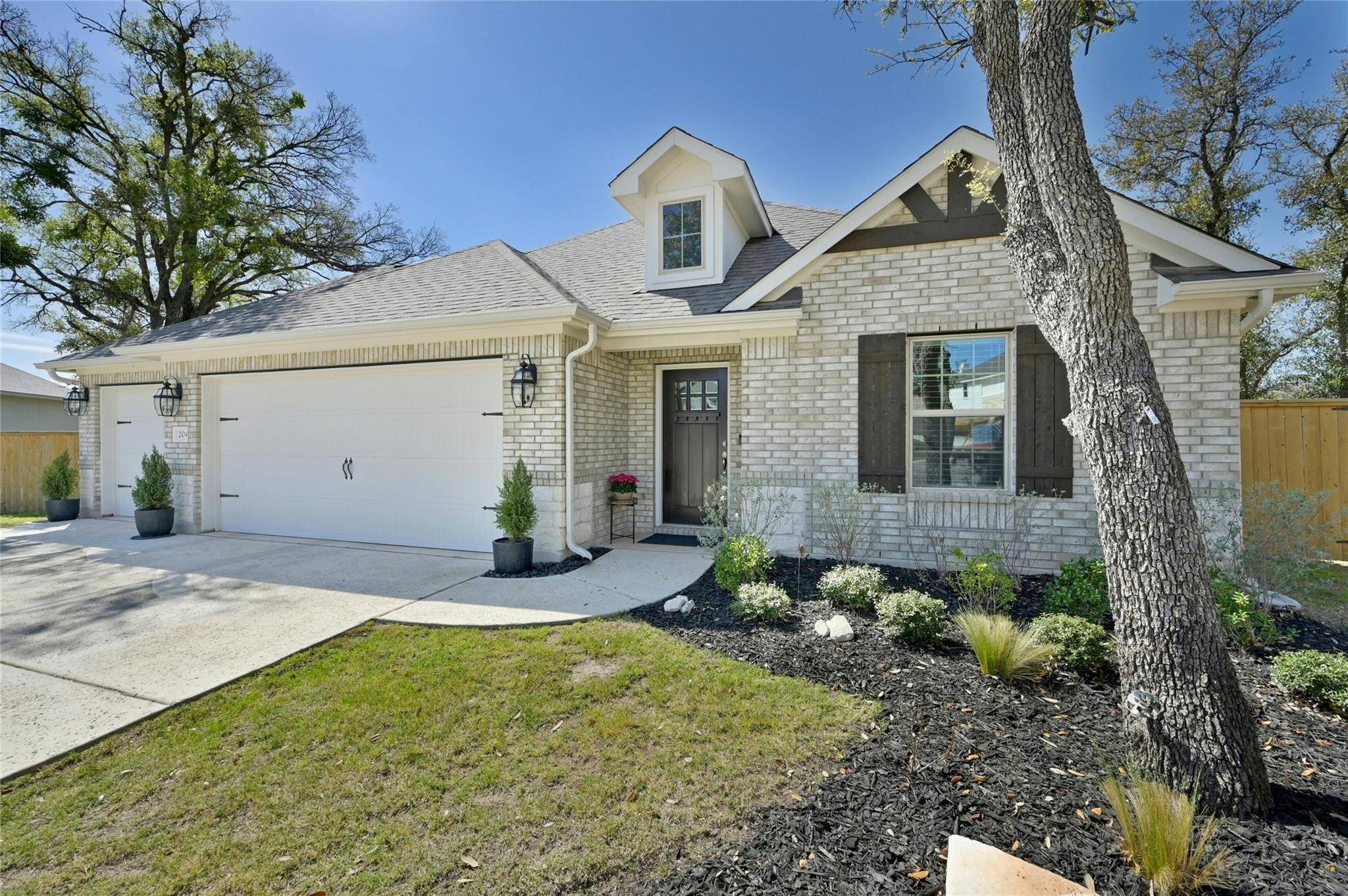 204 Red Granite RD, Georgetown, TX 78633