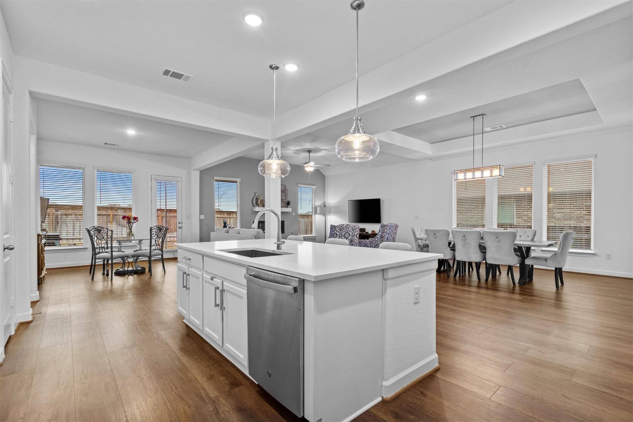 872 Wild Pecan LOOP, Buda, TX 78610