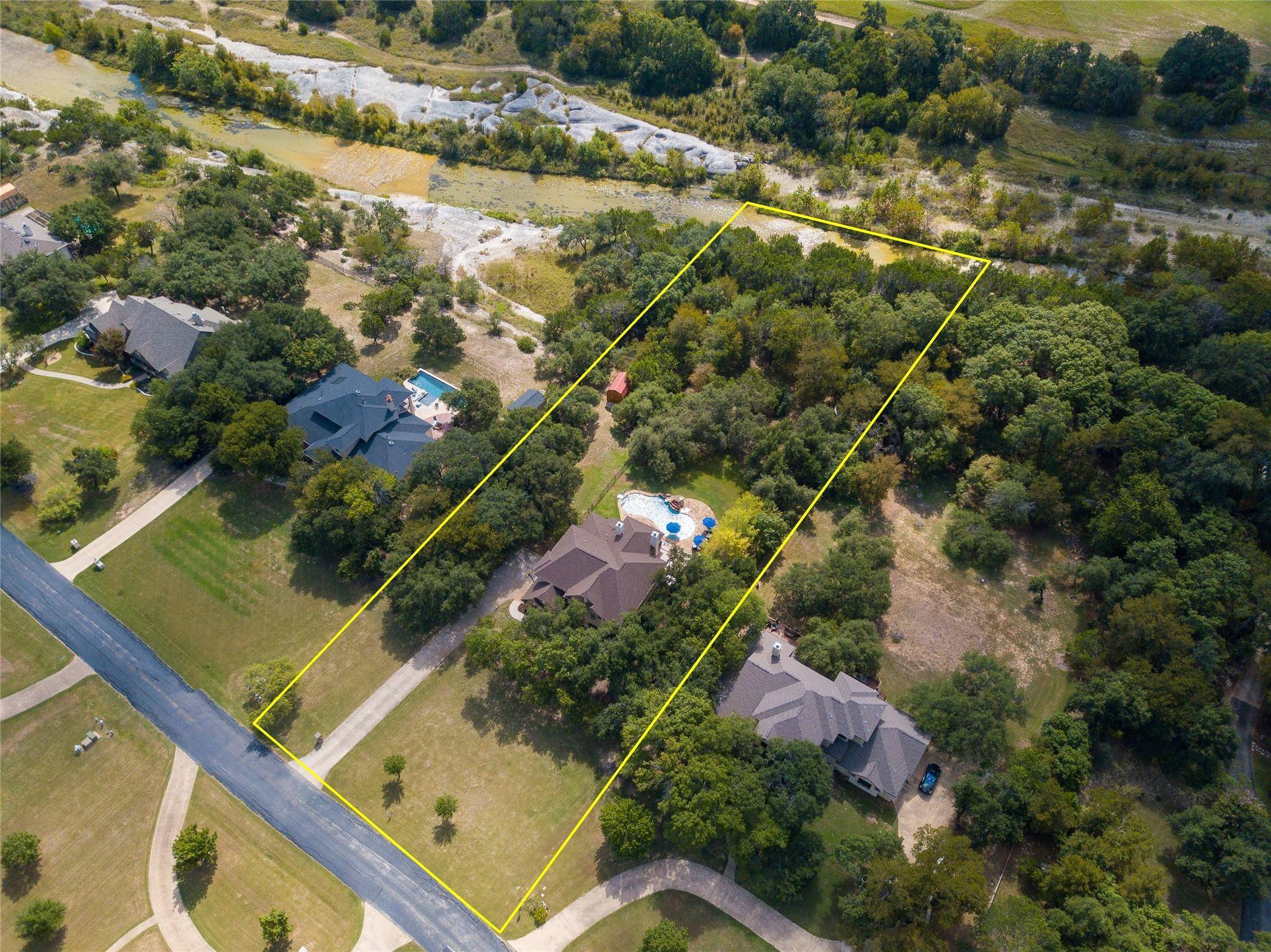 129 Waterford LN, Georgetown, TX 78628