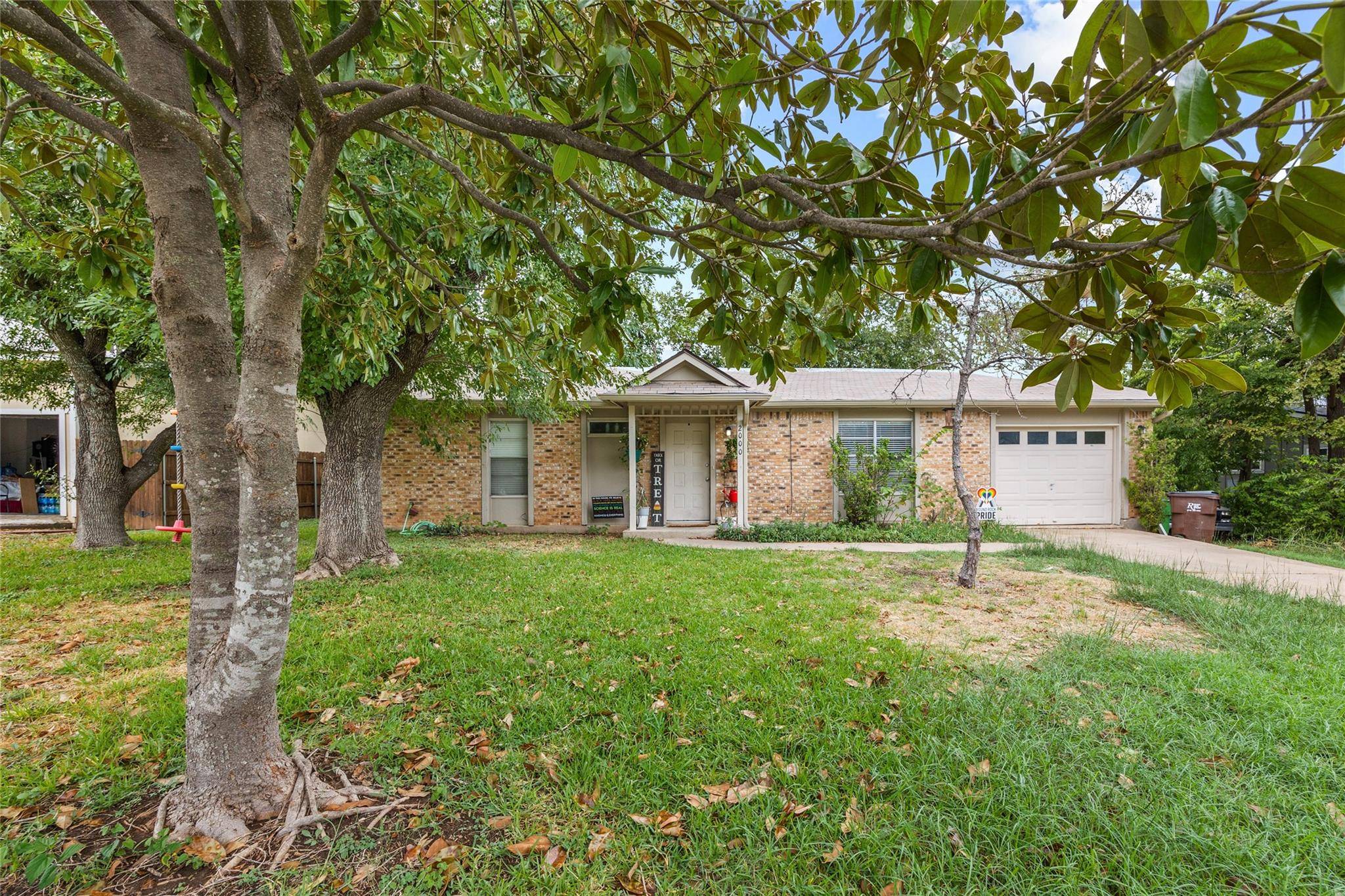 2000 Magnolia DR, Round Rock, TX 78664
