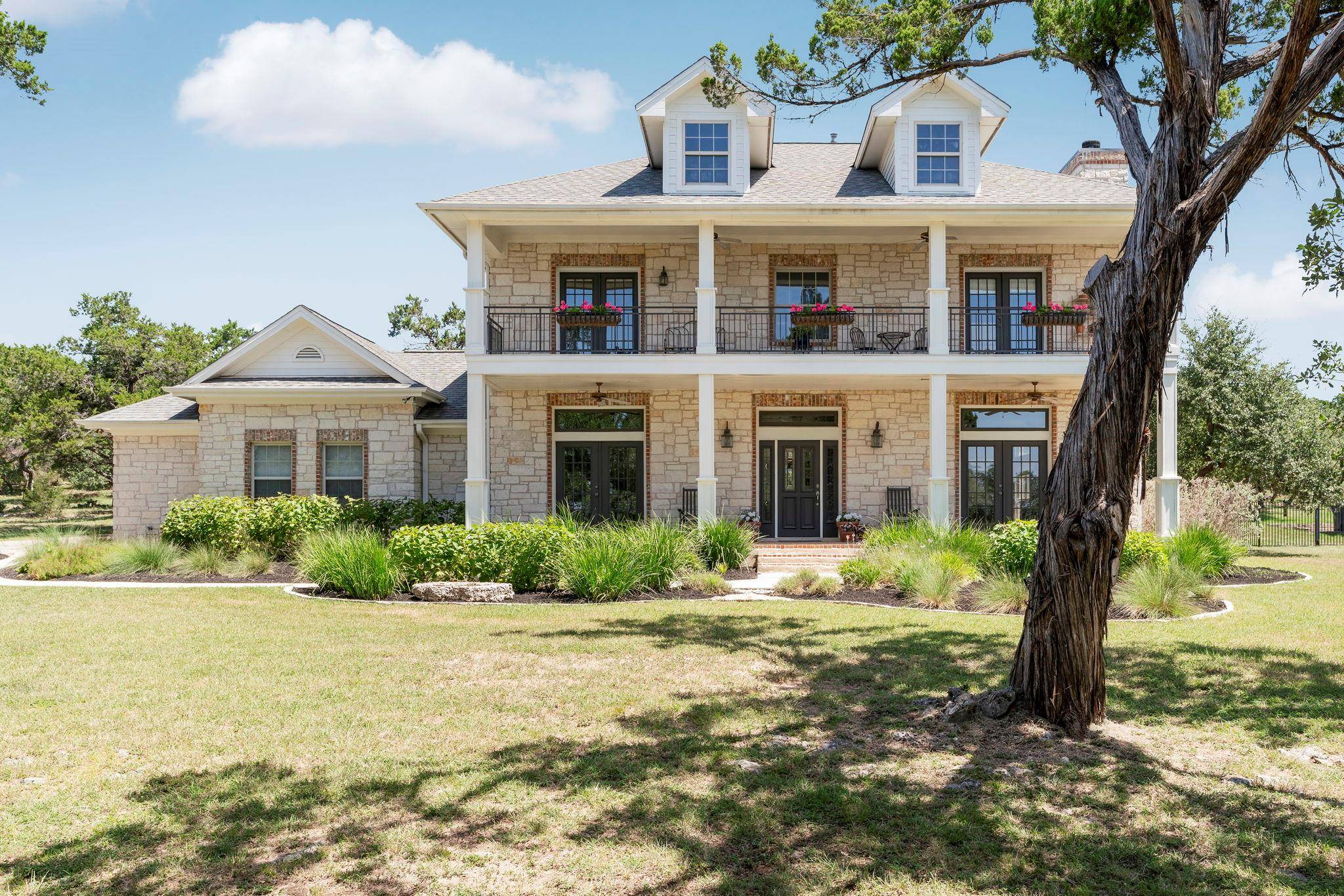 2442 La Ventana PKWY, Driftwood, TX 78619