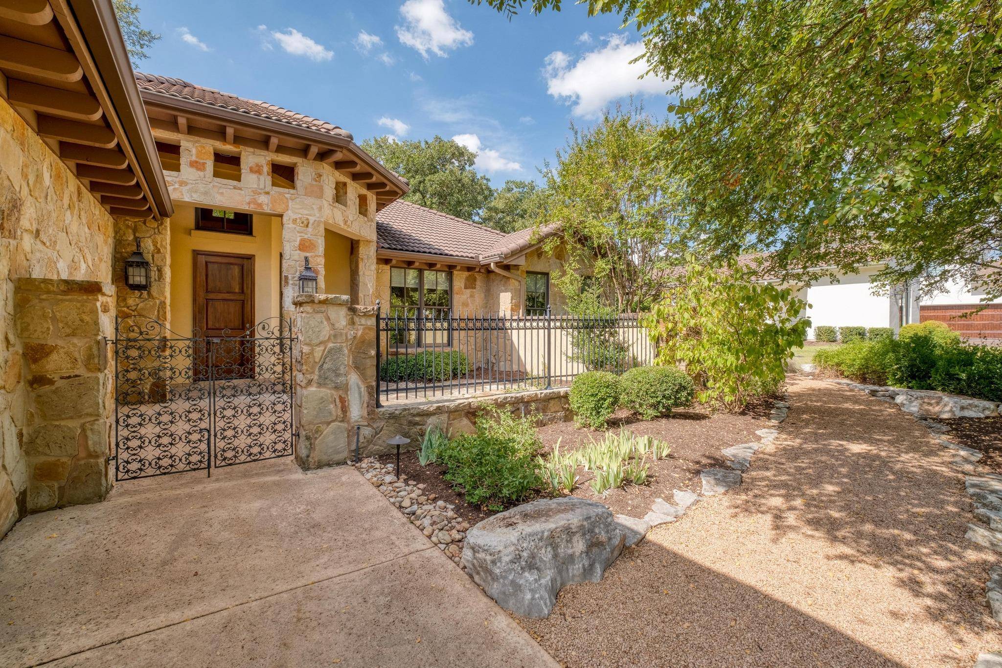 205 Flint Ridge TRL, Georgetown, TX 78628
