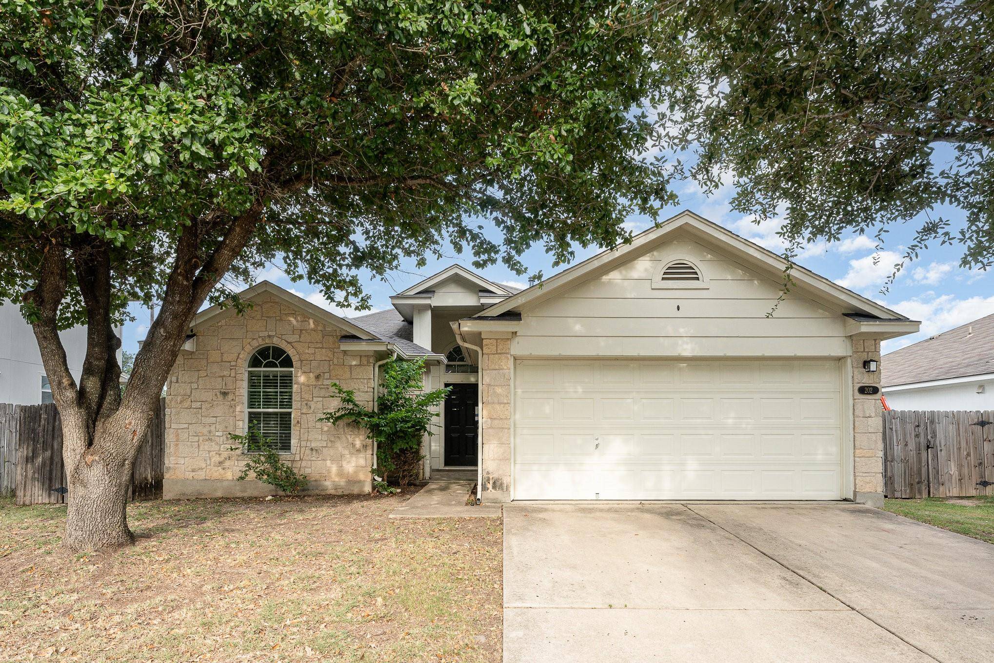 202 Saint Marys DR, Hutto, TX 78634