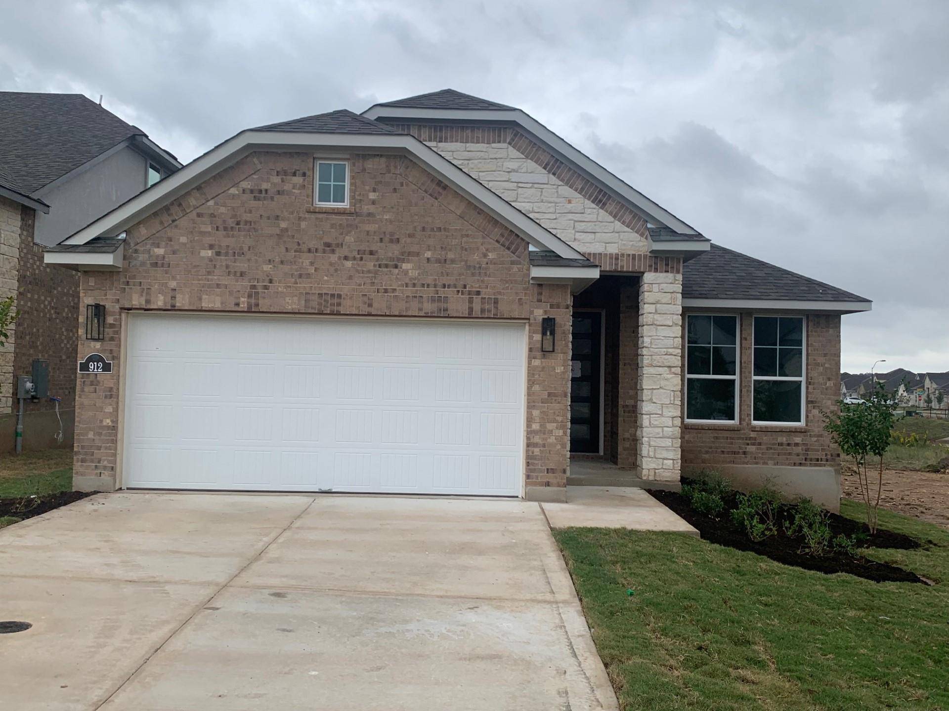 912 Leaning Oak LN, Georgetown, TX 78628