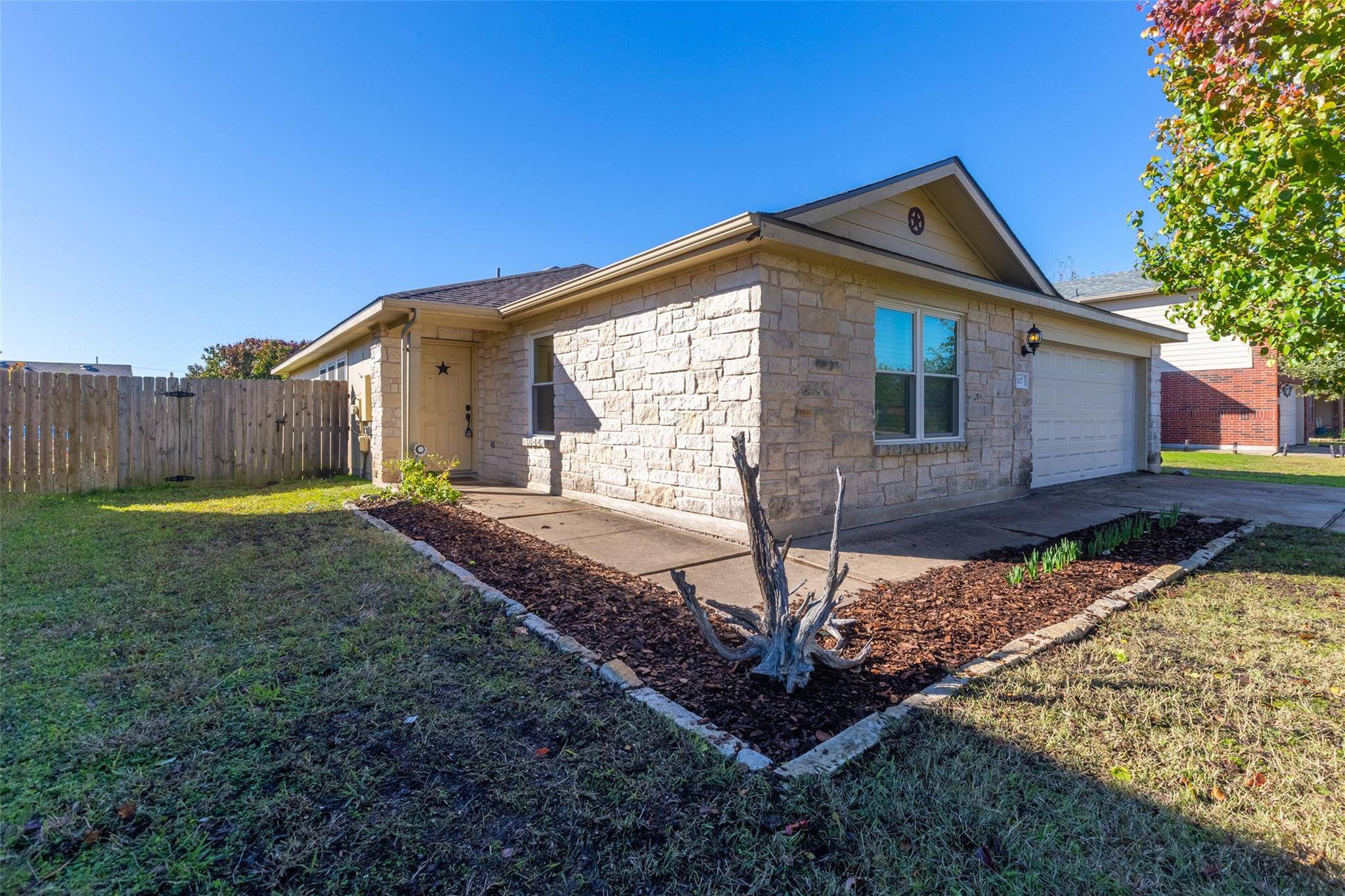 107 Wegstrom ST, Hutto, TX 78634