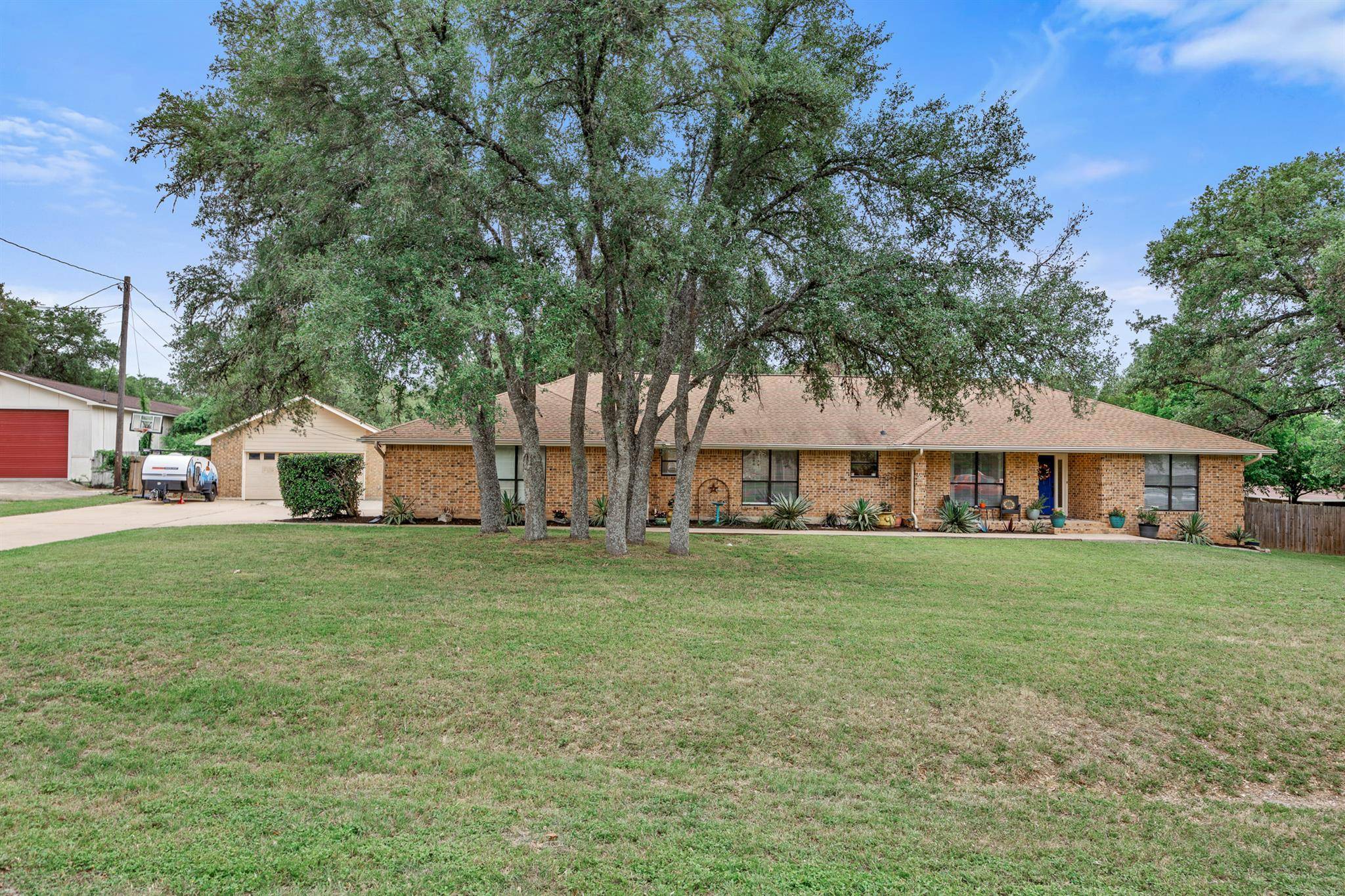 315 Juniper DR, Mountain City, TX 78610