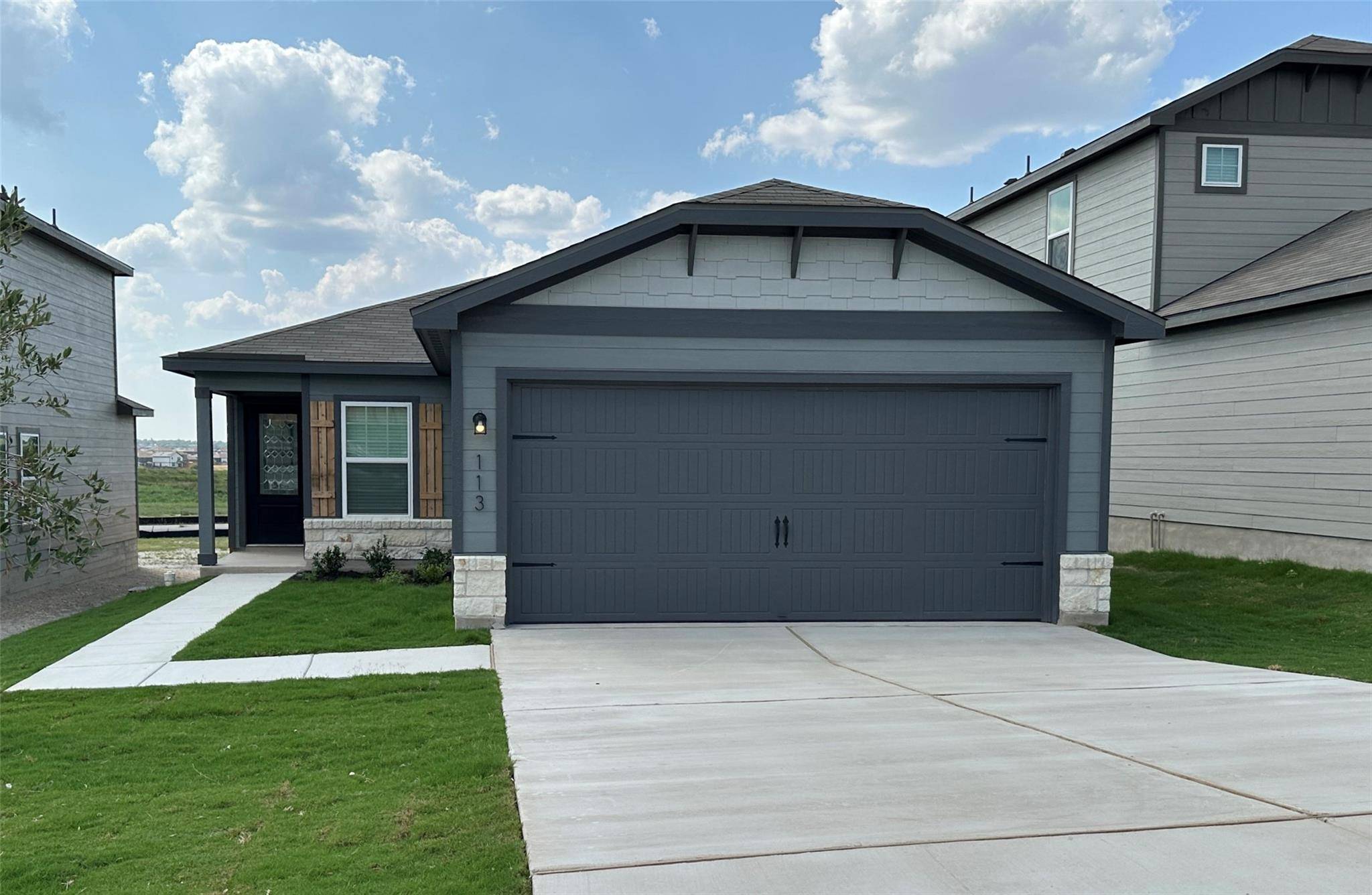 113 Captain Dooley LN, Jarrell, TX 76537