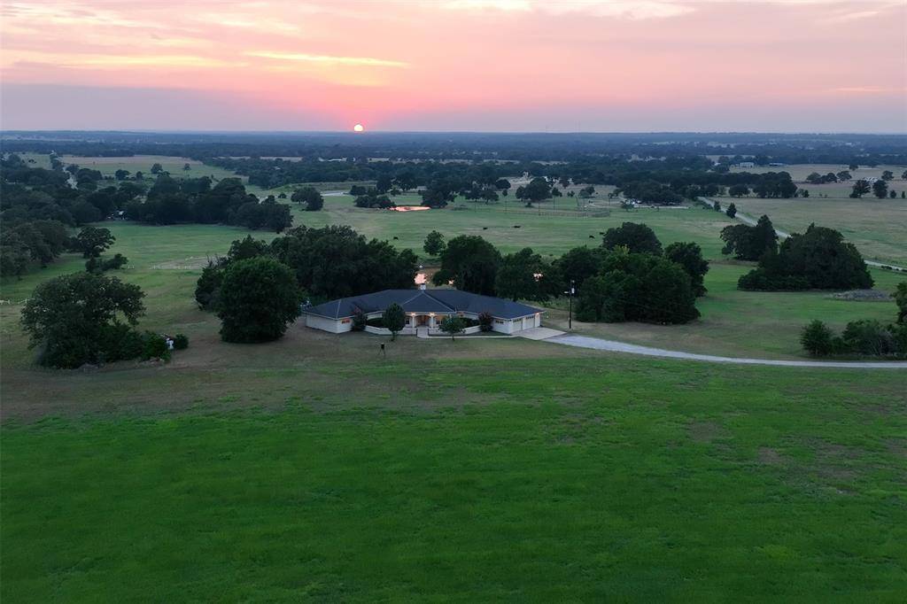 1132 County Road 115, Lincoln, TX 78948