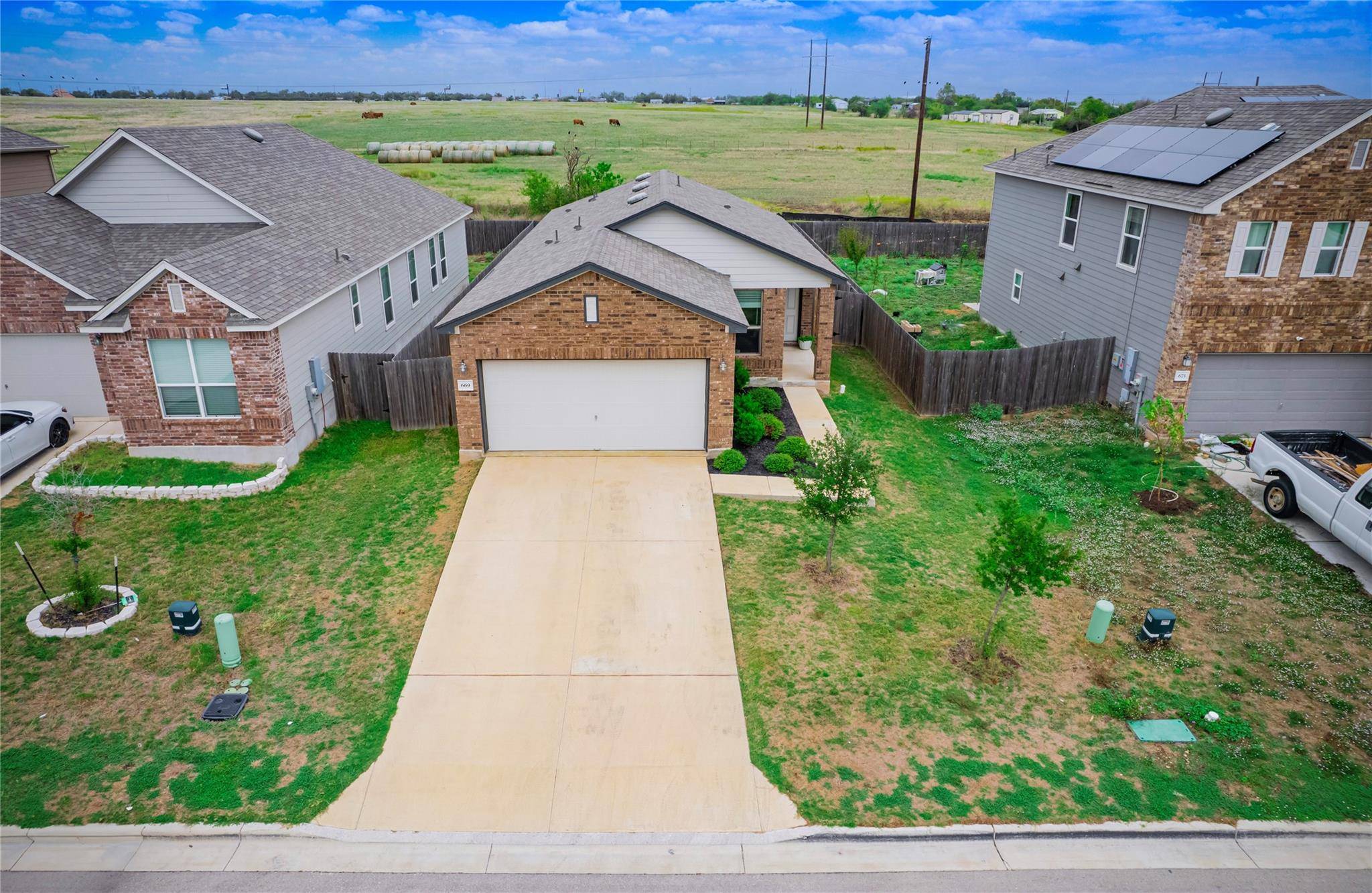 669 Bailey Park DR, Jarrell, TX 76537