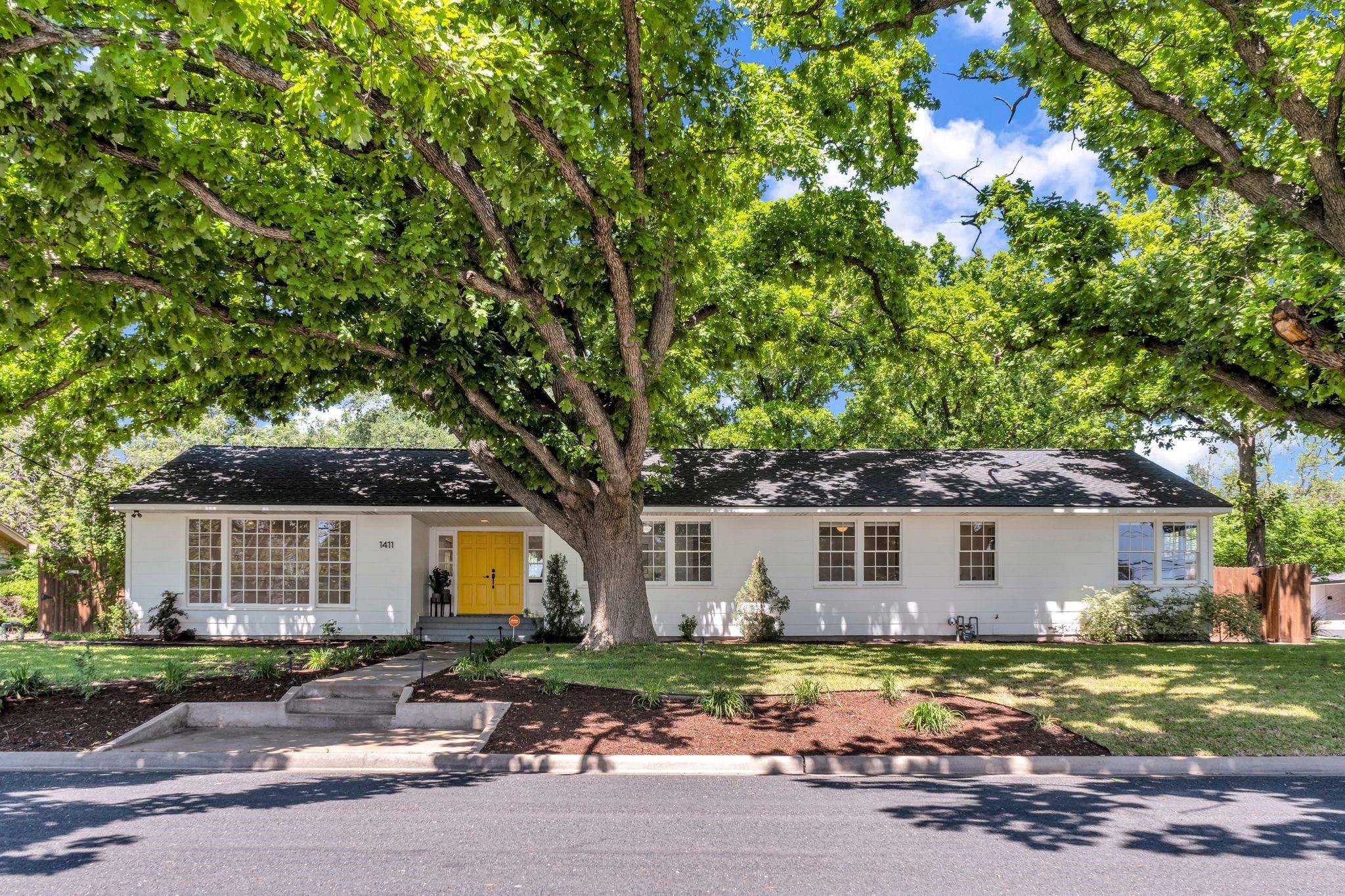 1411 E 15th ST, Georgetown, TX 78626