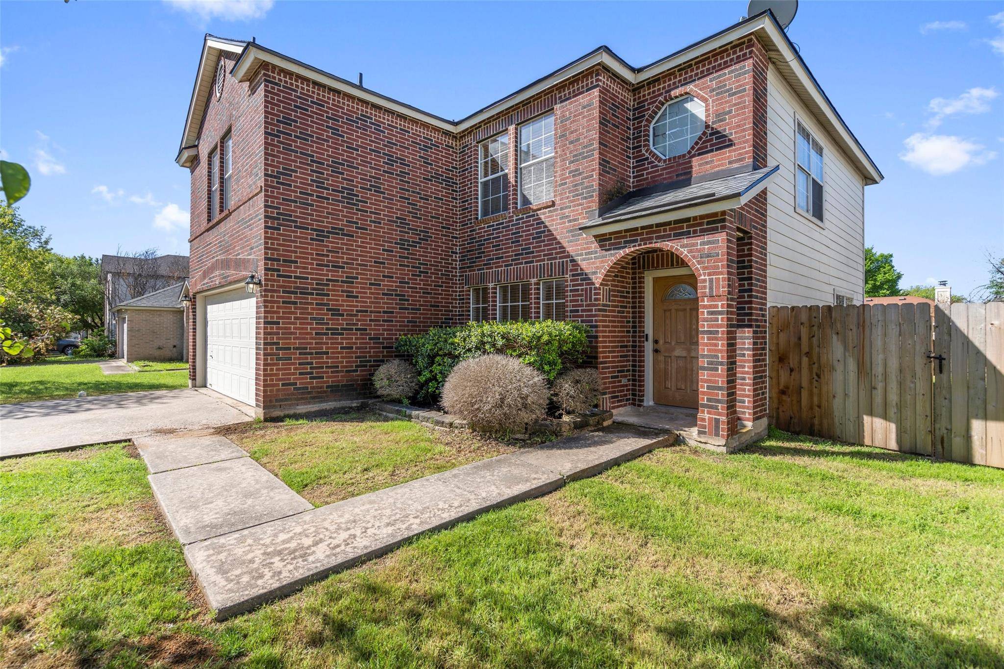 440 Fairfield DR, Kyle, TX 78640