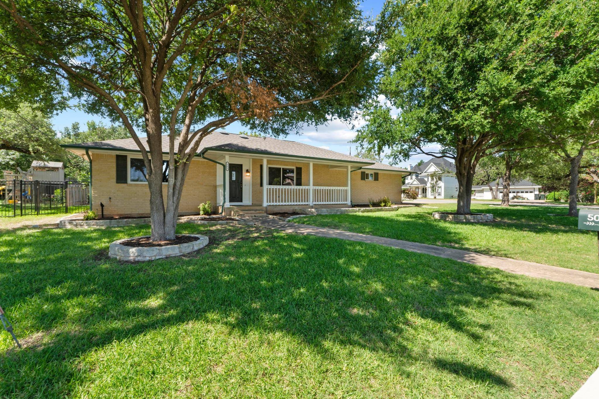 501 Meadowbrook DR, Georgetown, TX 78628